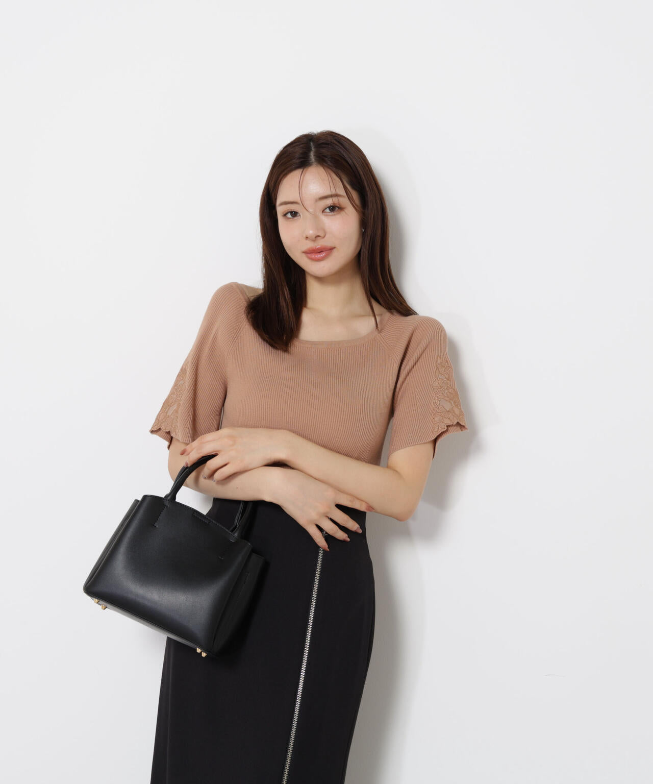 エンブロイダリースリーブニット