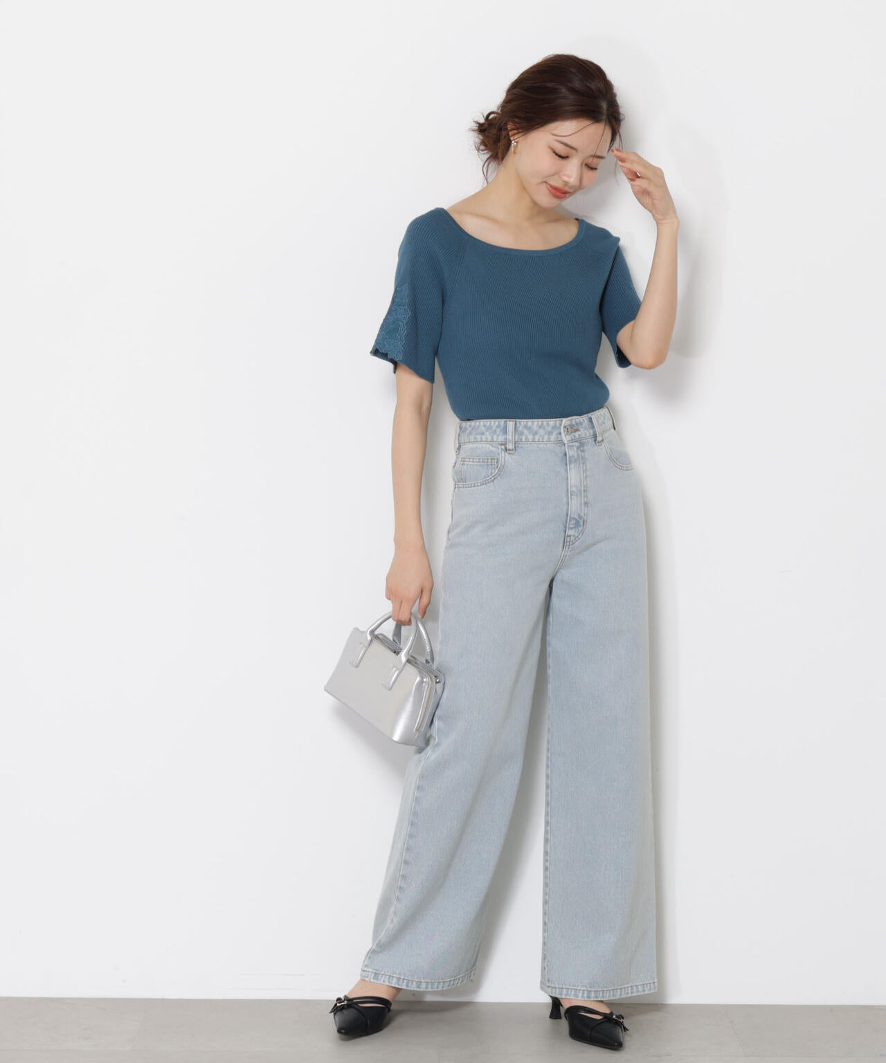 エンブロイダリースリーブニット