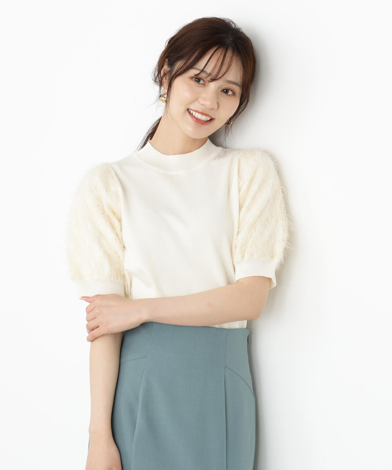 レースドッキングスリーブニット【ベージュ:official site限定】