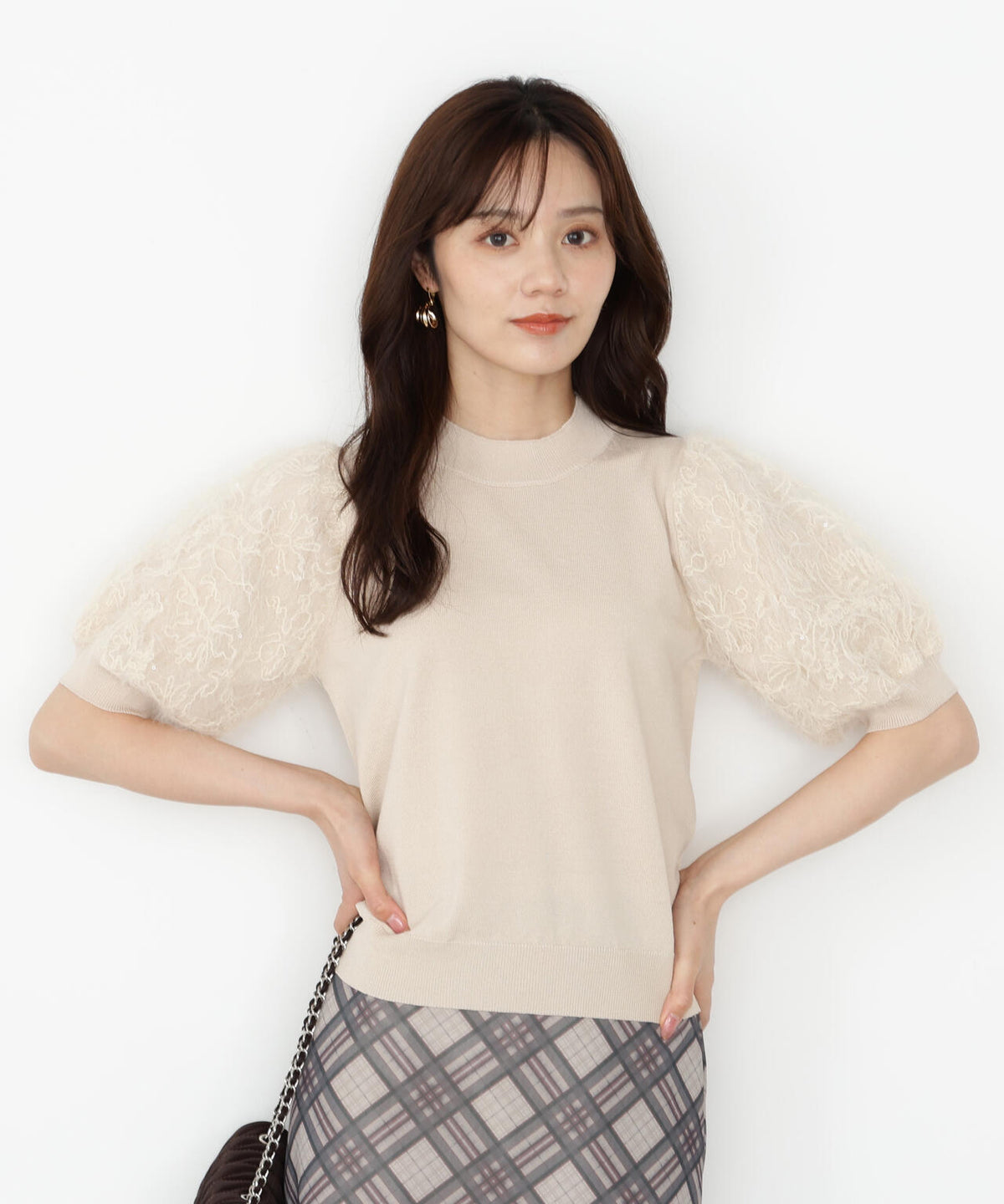 レースドッキングスリーブニット【ベージュ:official site限定】