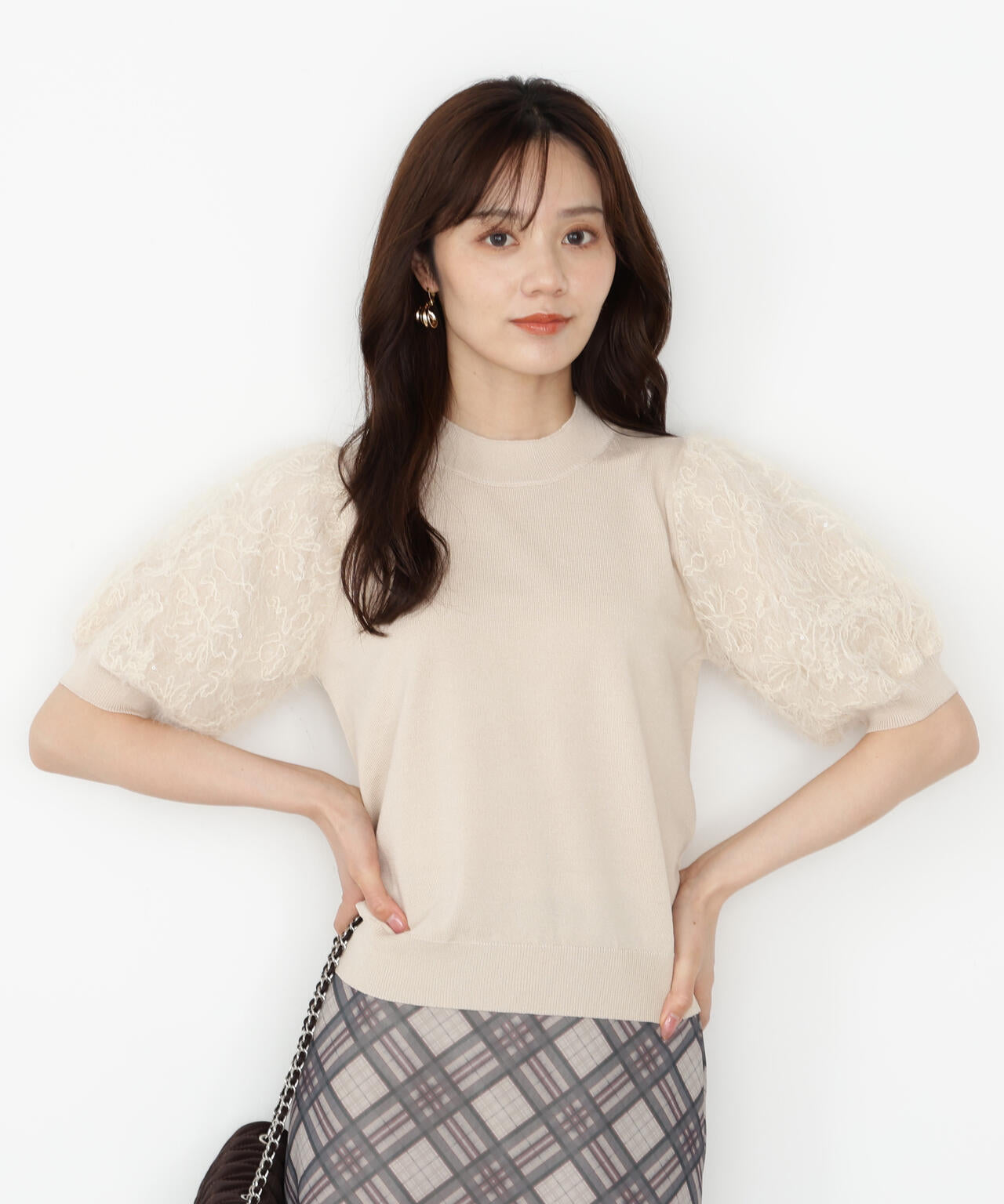 レースドッキングスリーブニット【ベージュ:official site限定】