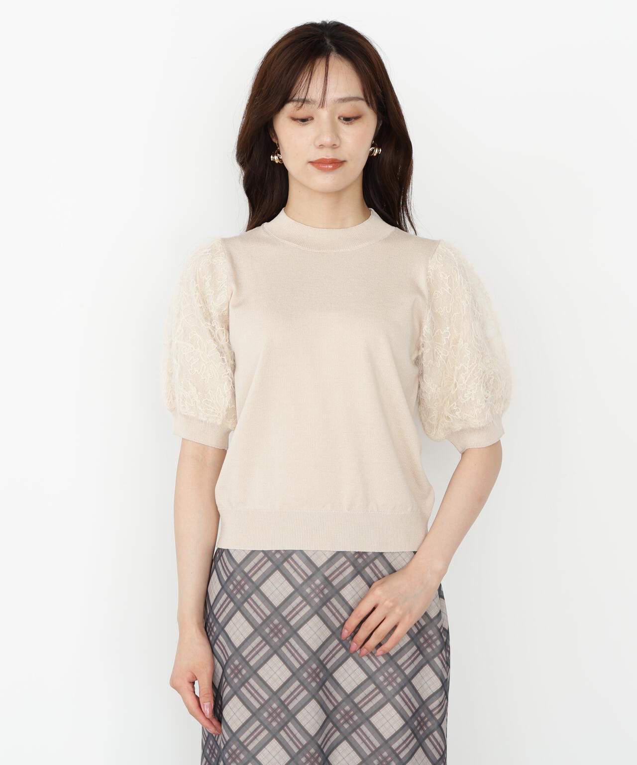 レースドッキングスリーブニット【ベージュ:official site限定】