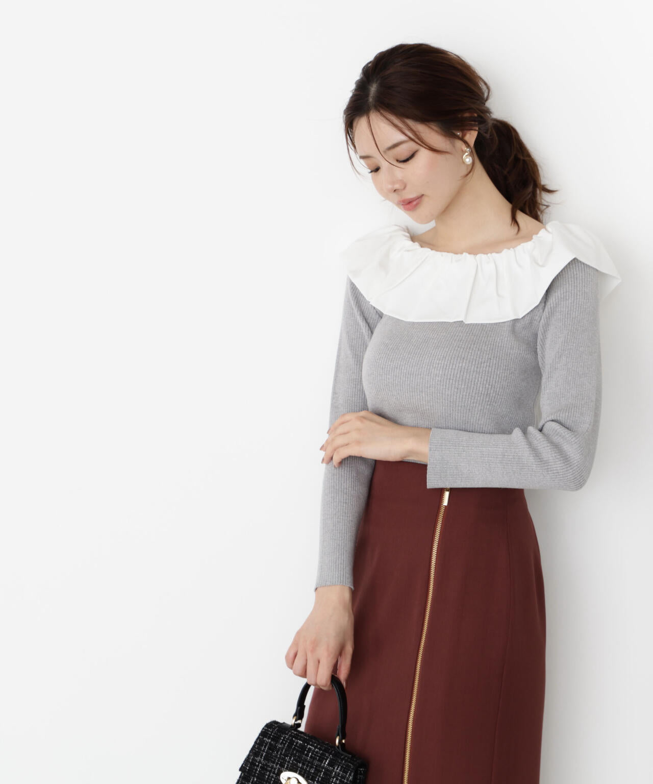 【松川星さん着用】フリルオフショル2wayニット