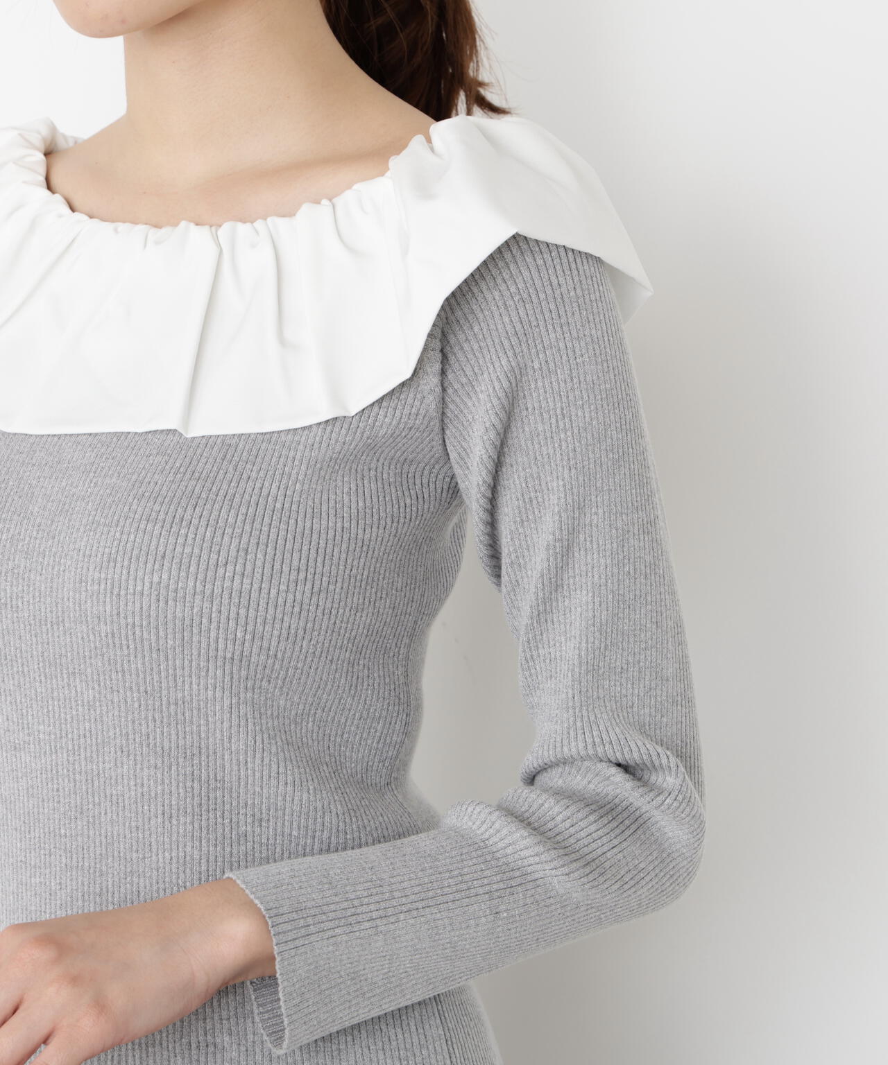 【松川星さん着用】フリルオフショル2wayニット