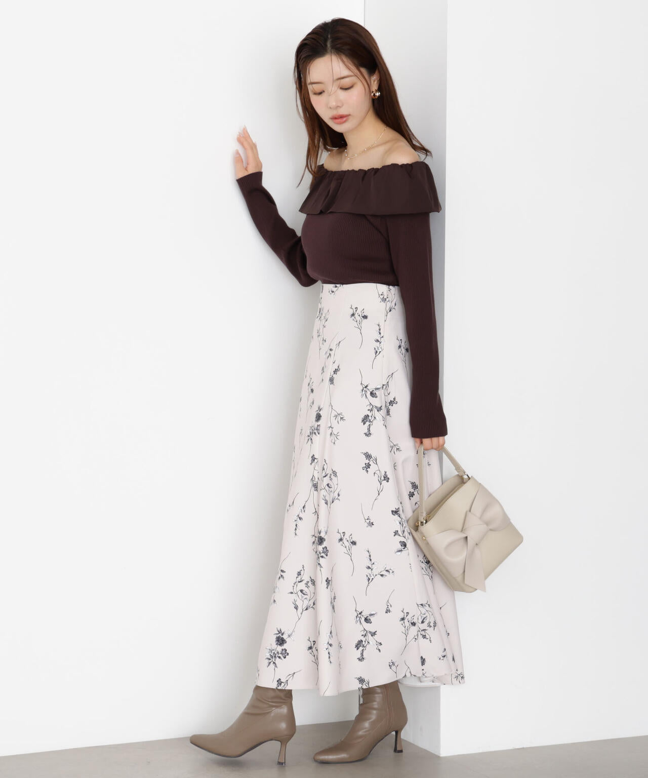 【松川星さん着用】フリルオフショル2wayニット