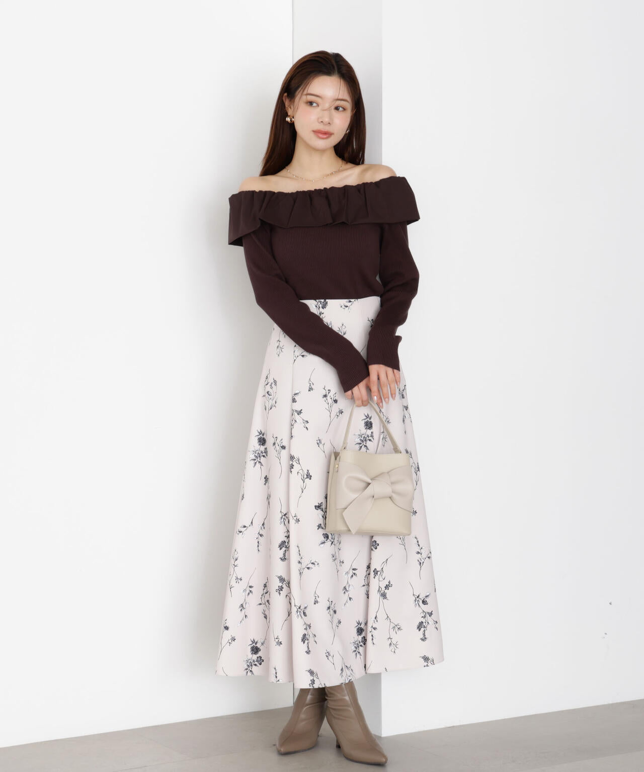 【松川星さん着用】フリルオフショル2wayニット