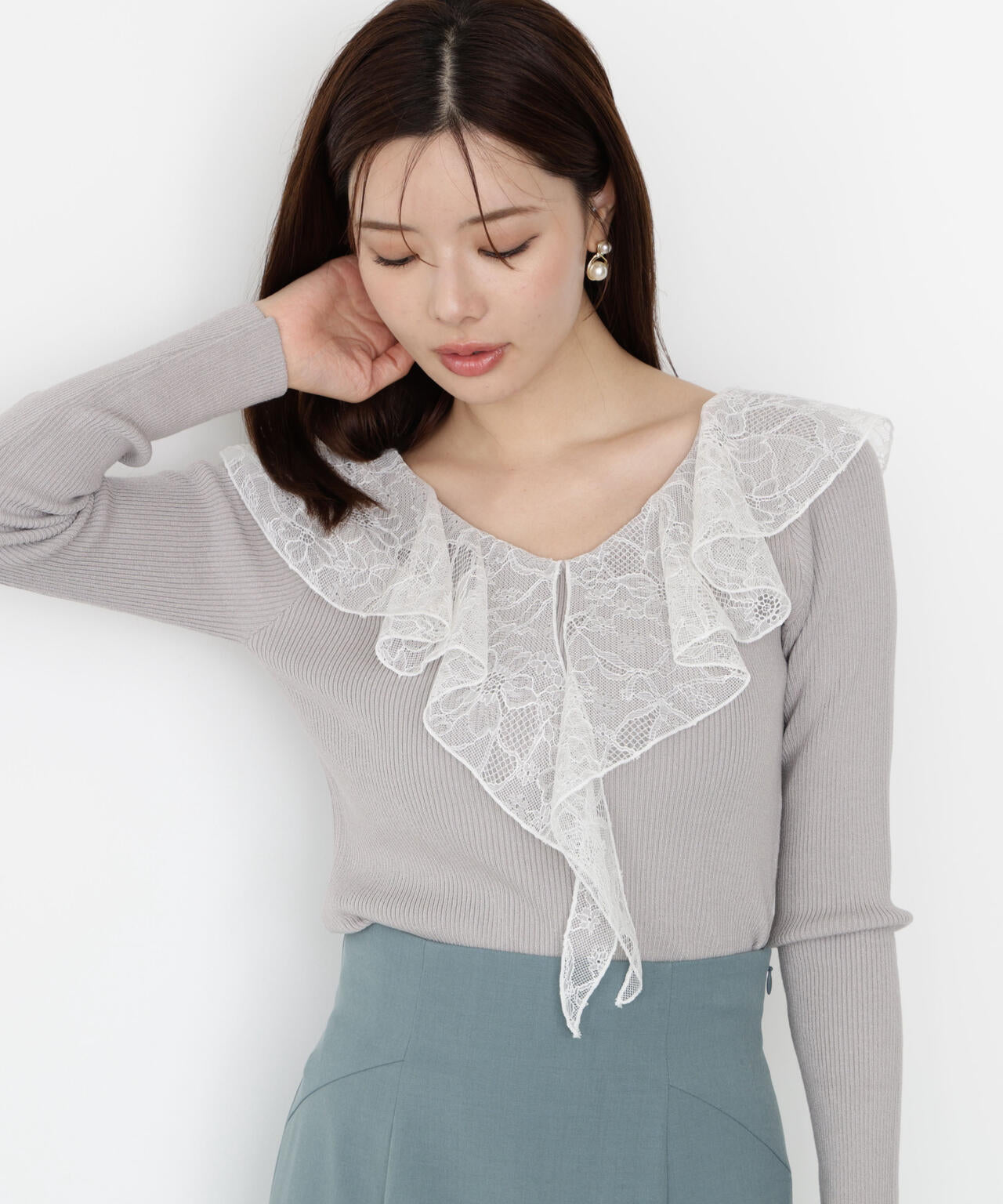 レースフリルニット