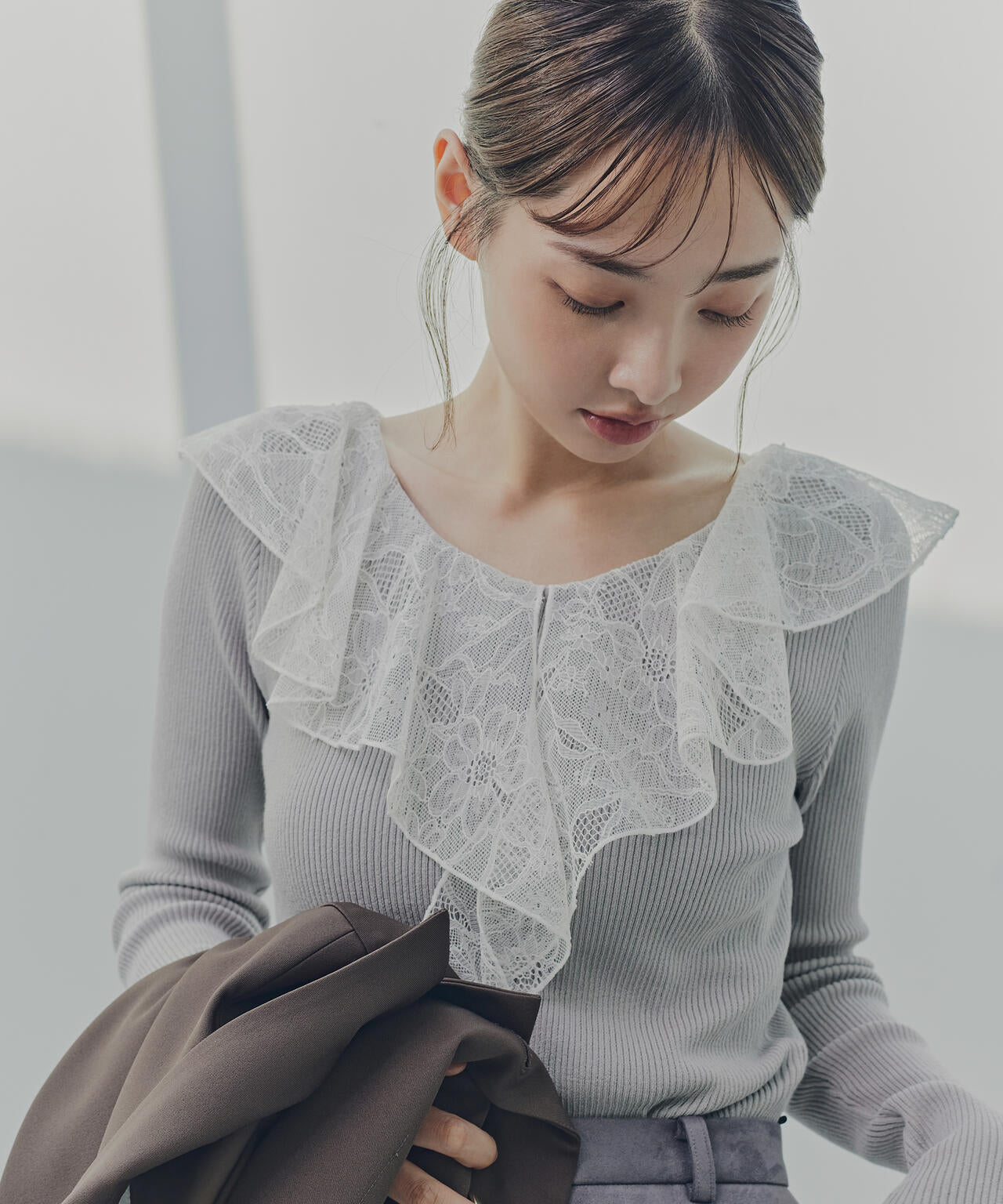 レースフリルニット