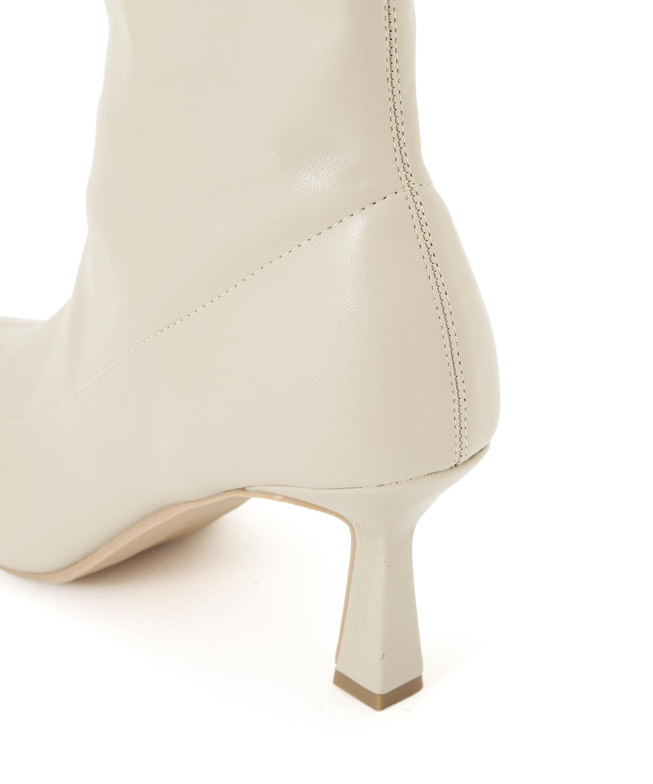 ポインテッドフレアヒールブーツ