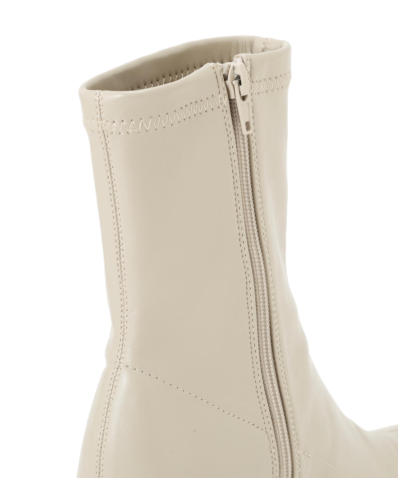 ポインテッドフレアヒールブーツ