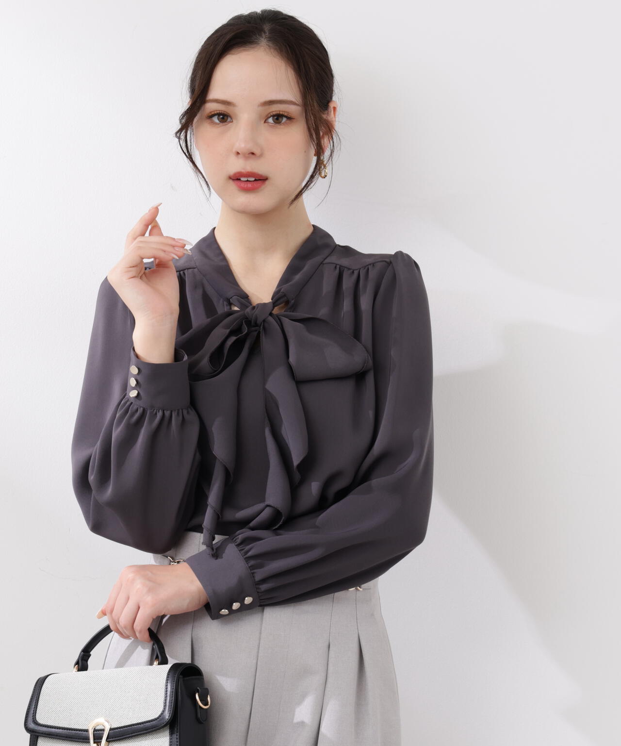 <ウォッシャブル>ラッフルリボンブラウス