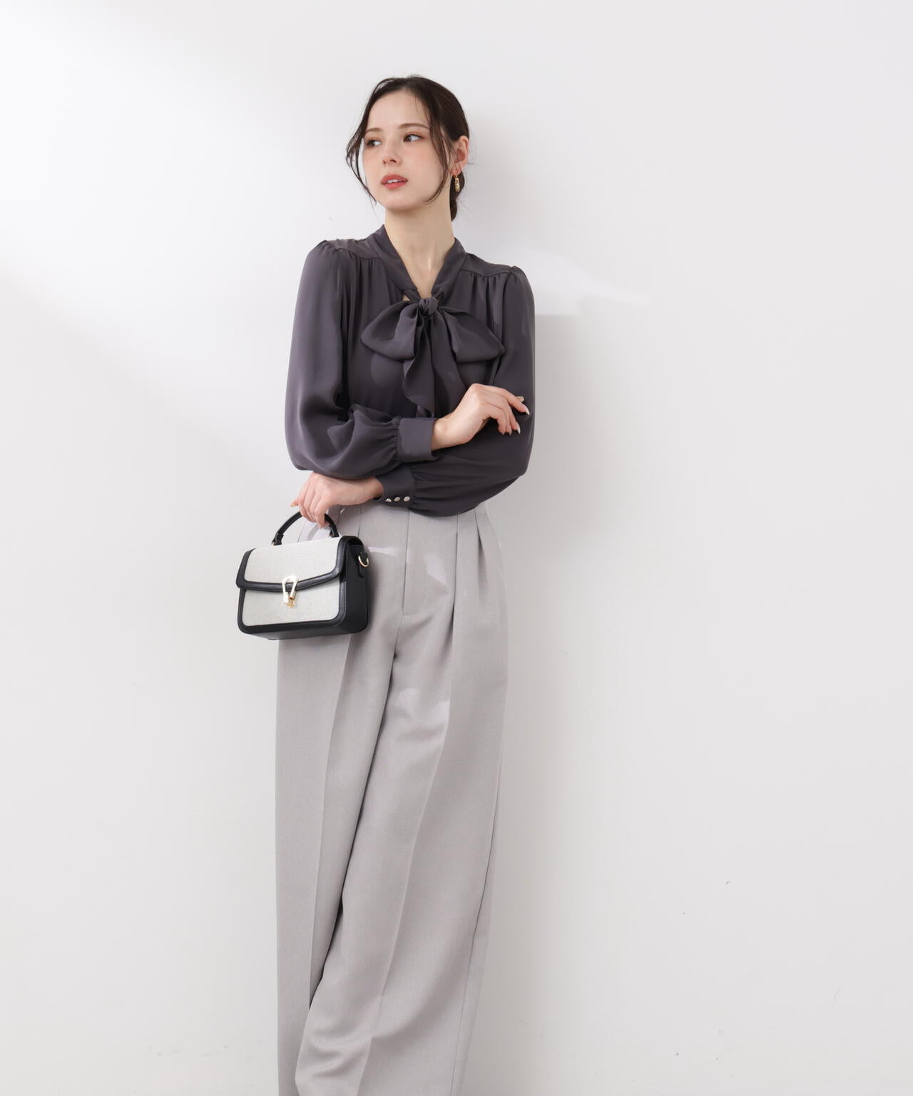 <ウォッシャブル>ラッフルリボンブラウス