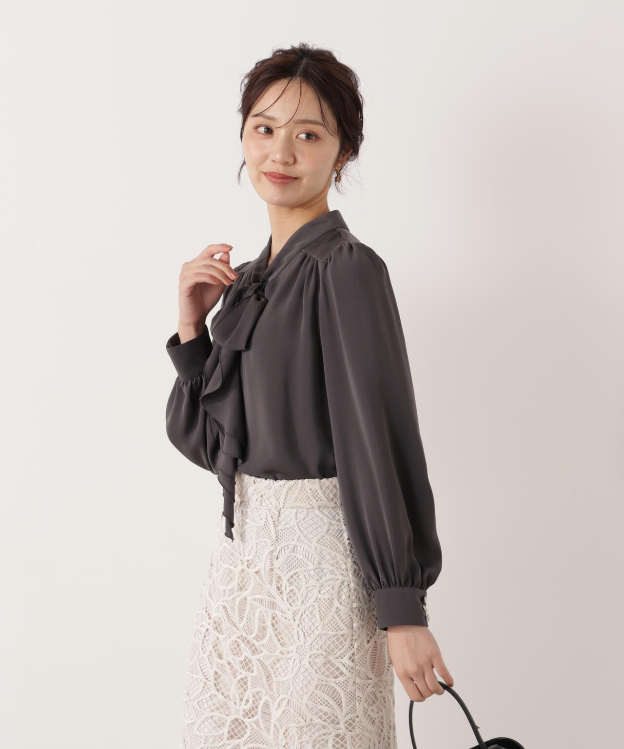 <ウォッシャブル>ラッフルリボンブラウス