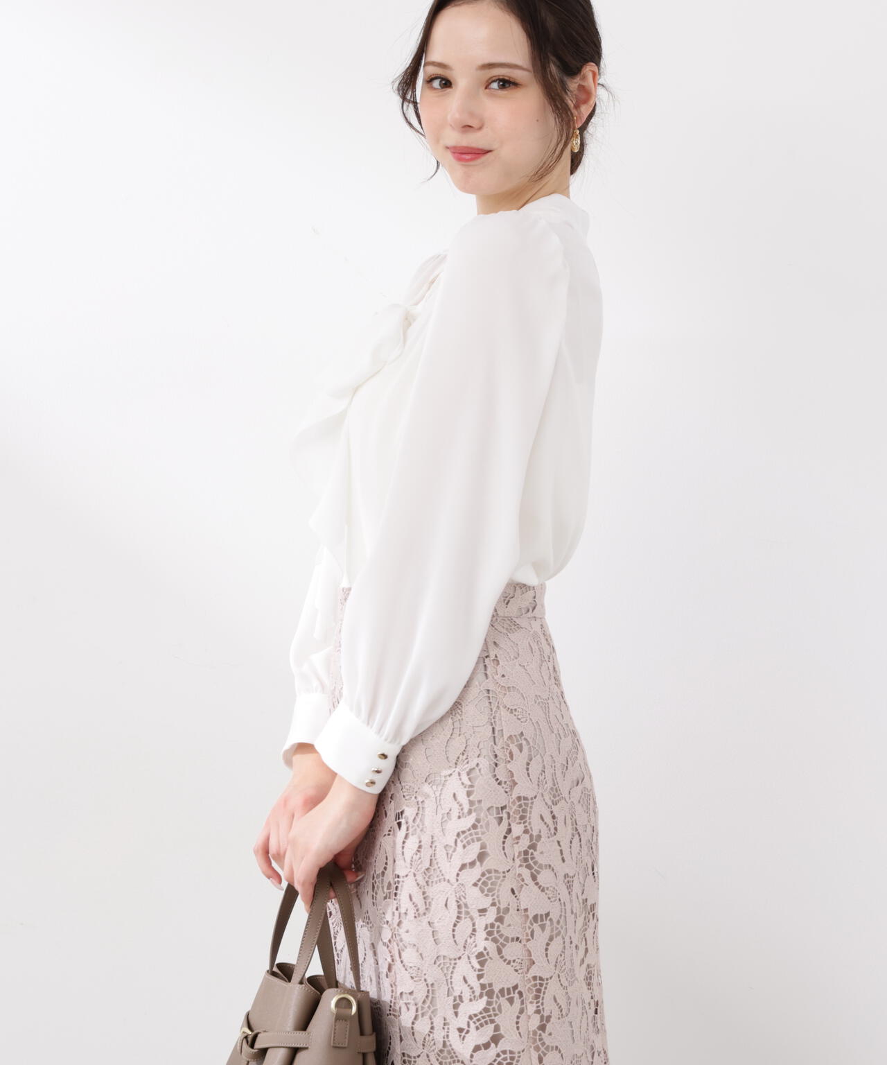 <ウォッシャブル>ラッフルリボンブラウス