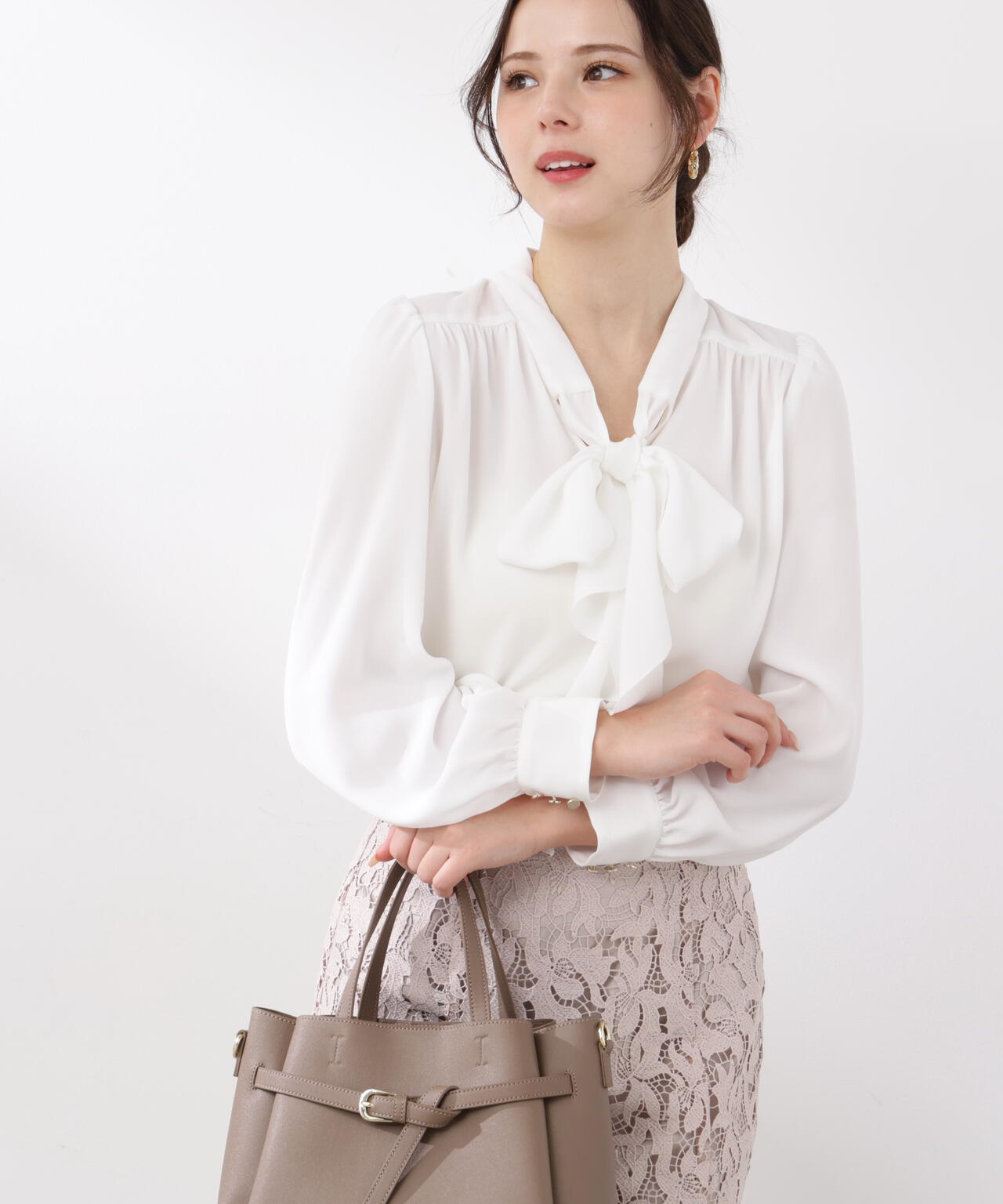 <ウォッシャブル>ラッフルリボンブラウス