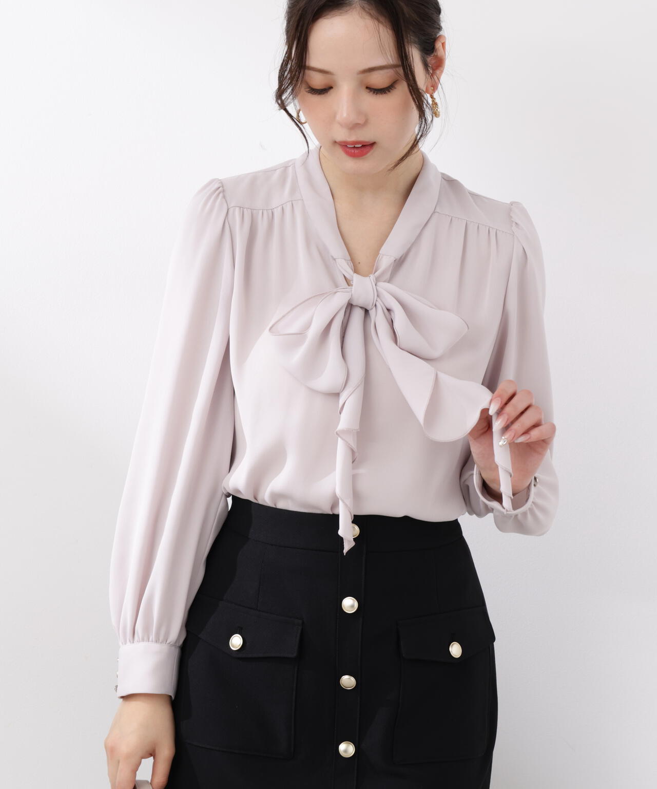 <ウォッシャブル>ラッフルリボンブラウス