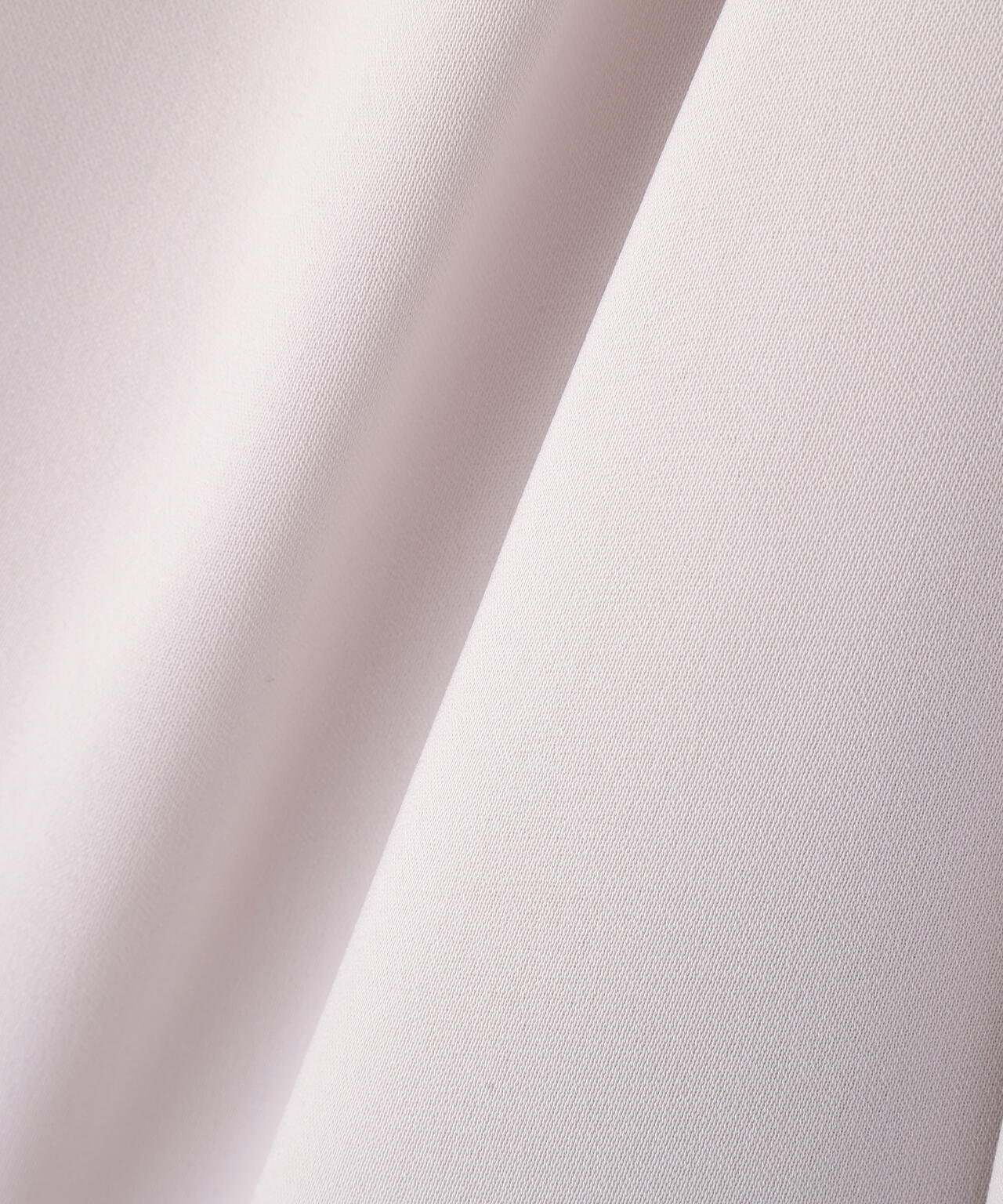 パール付きニュアンスネックブラウス