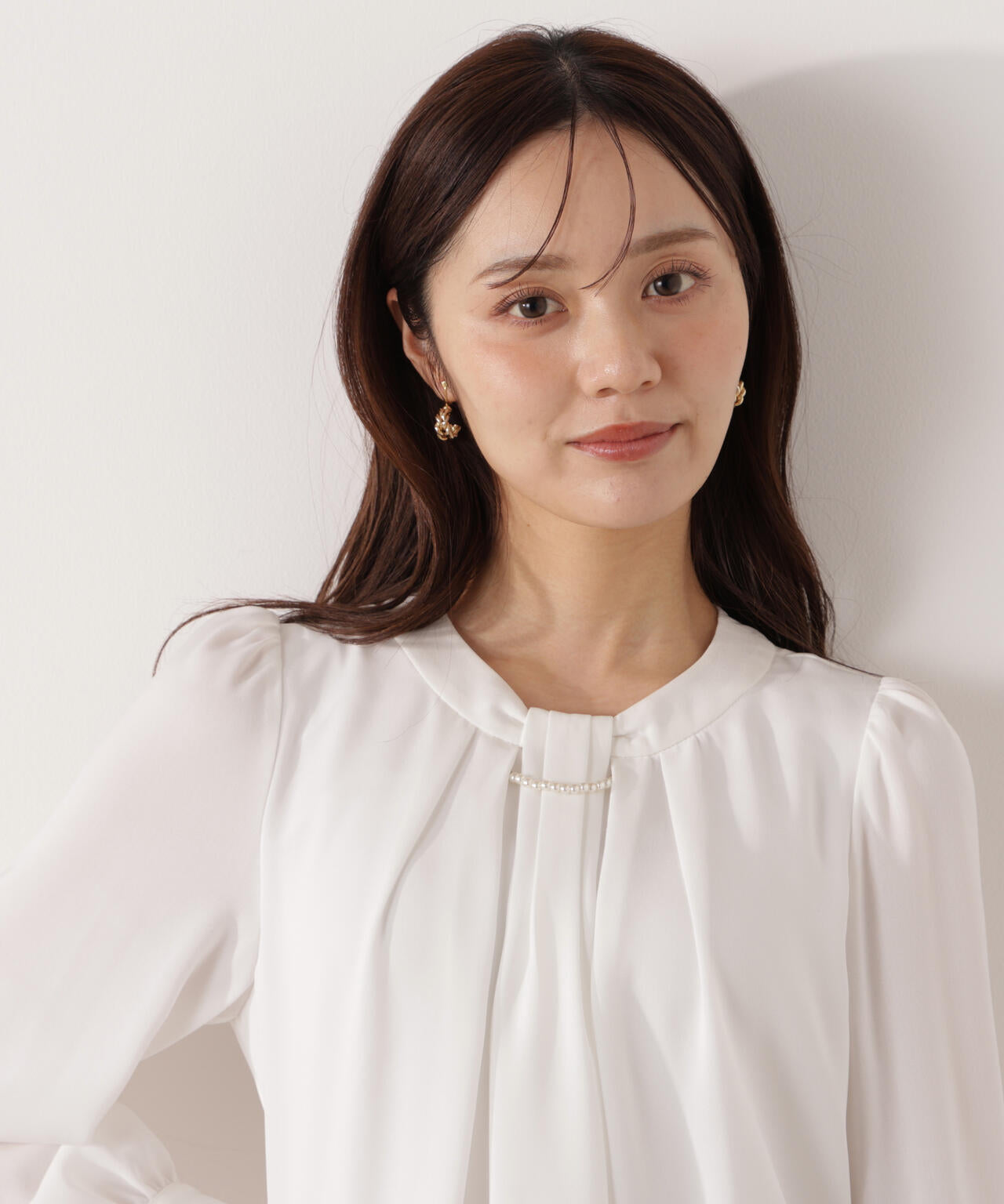 パール付きベーシックブラウス