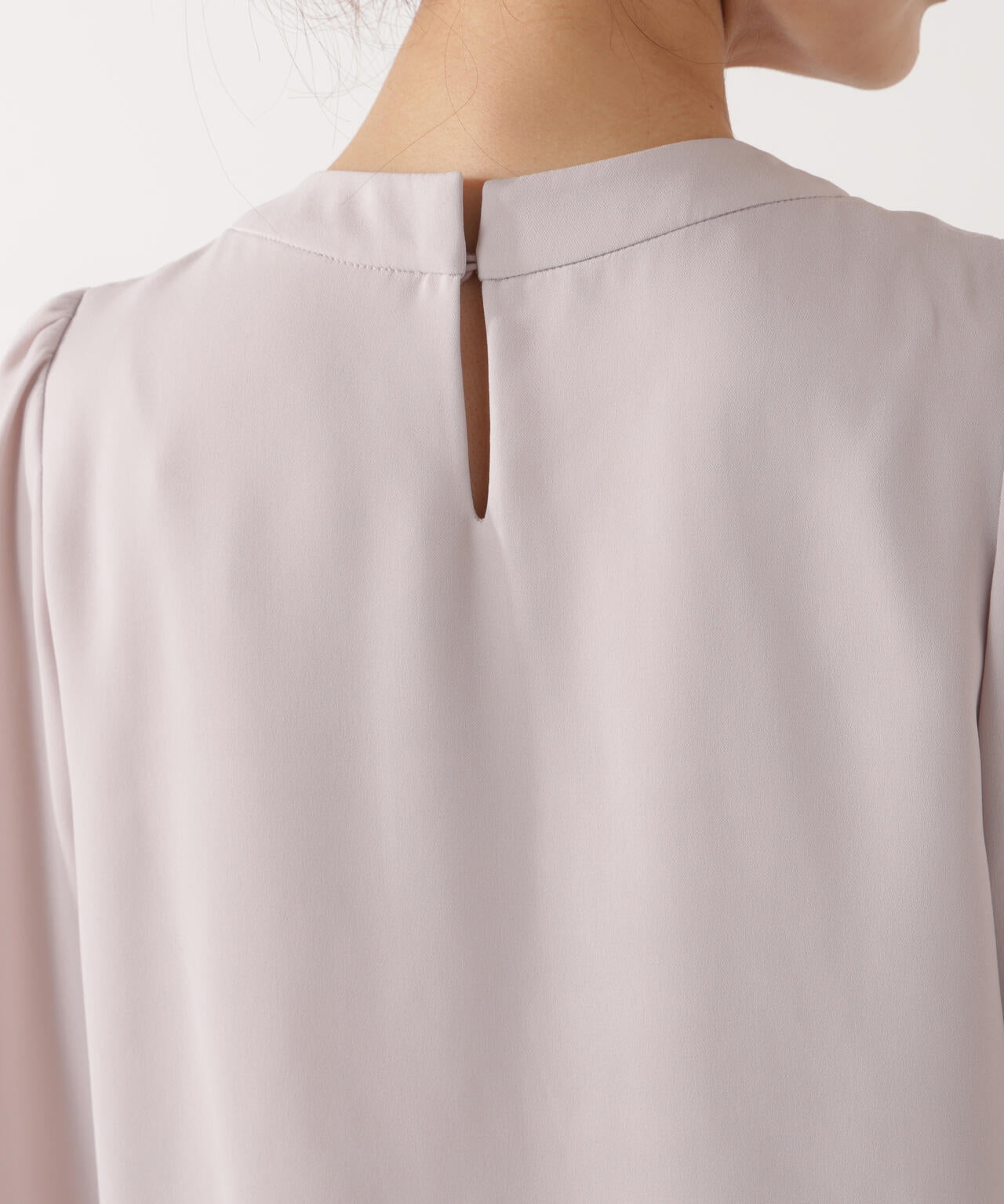 パール付きベーシックブラウス