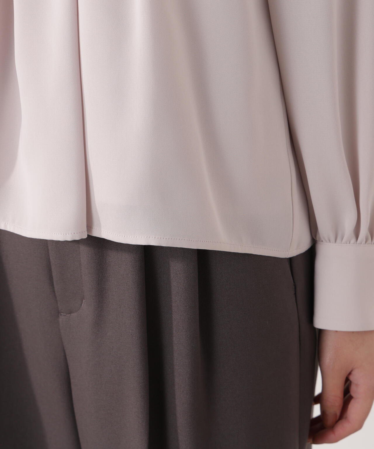 パール付きベーシックブラウス