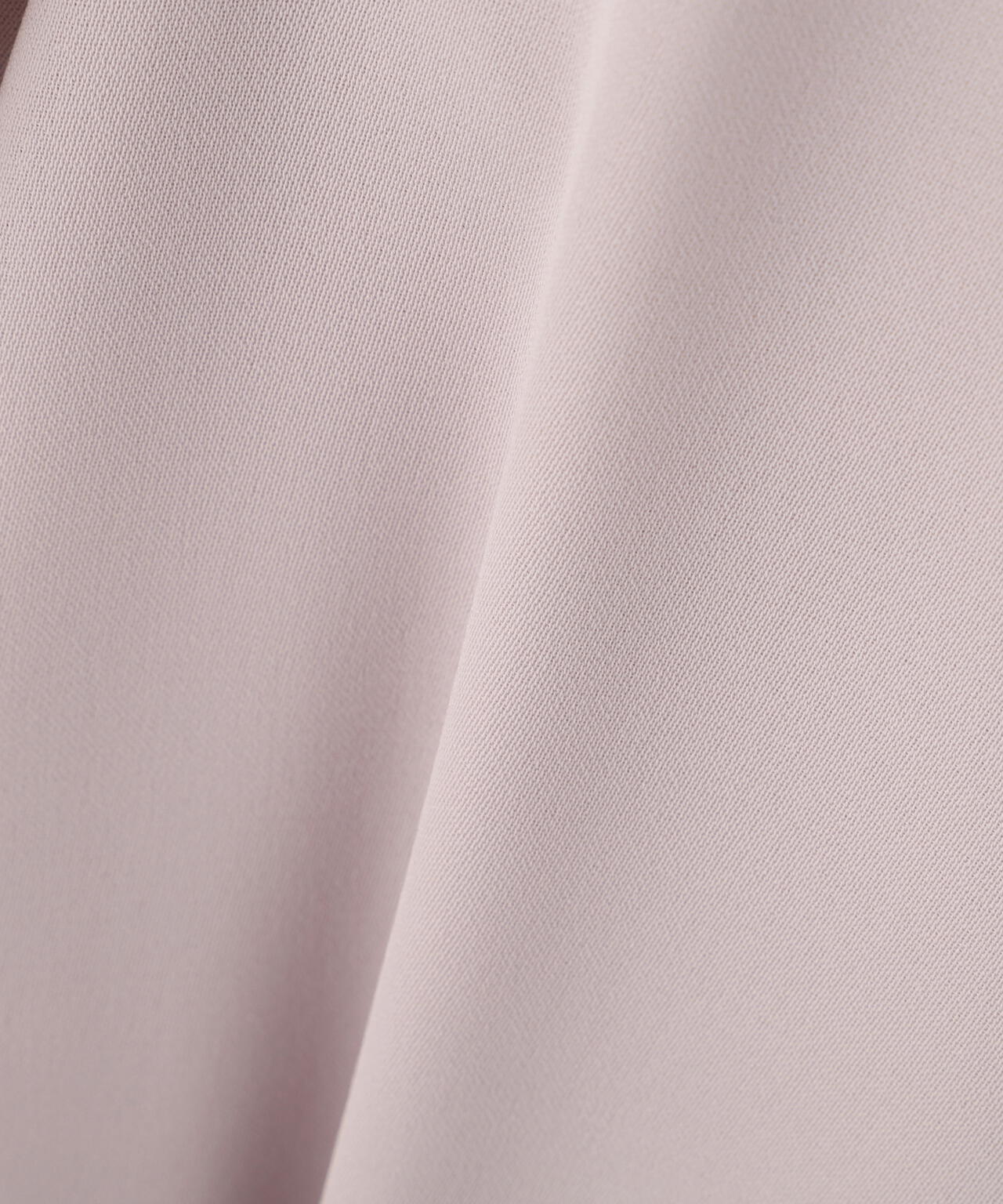 ピンタックブラウス