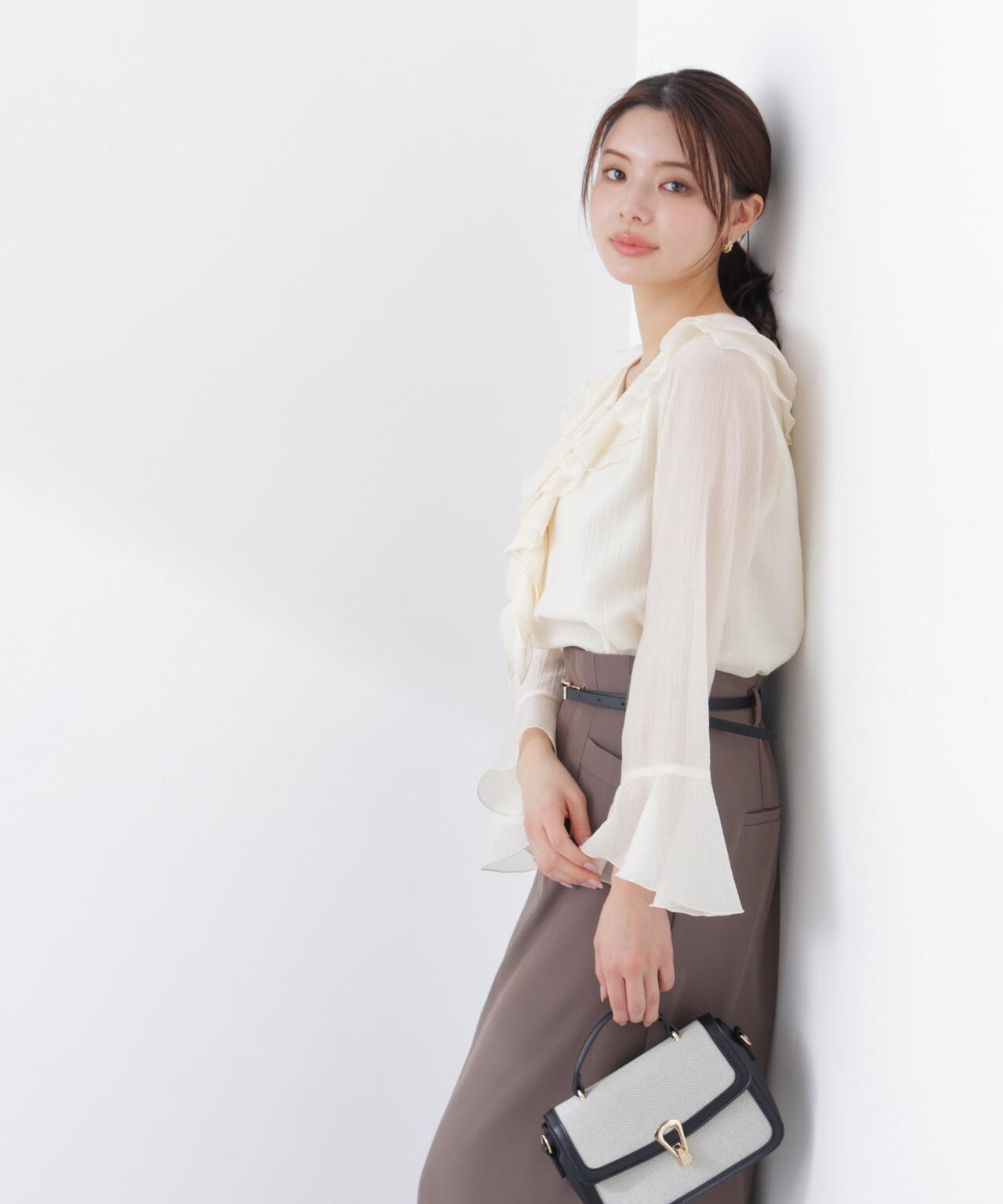 シアー楊柳ラッフルブラウス