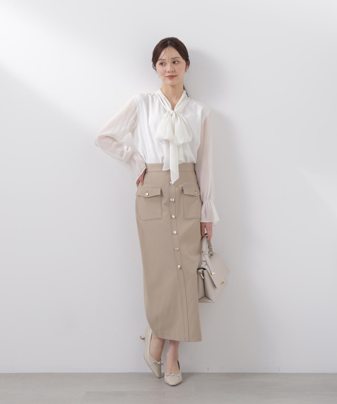 ビッグリボンブラウス