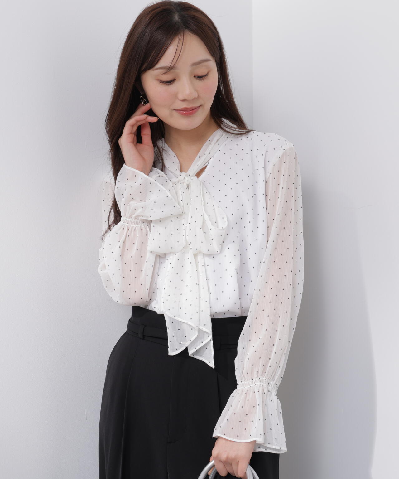 ビッグリボンブラウス