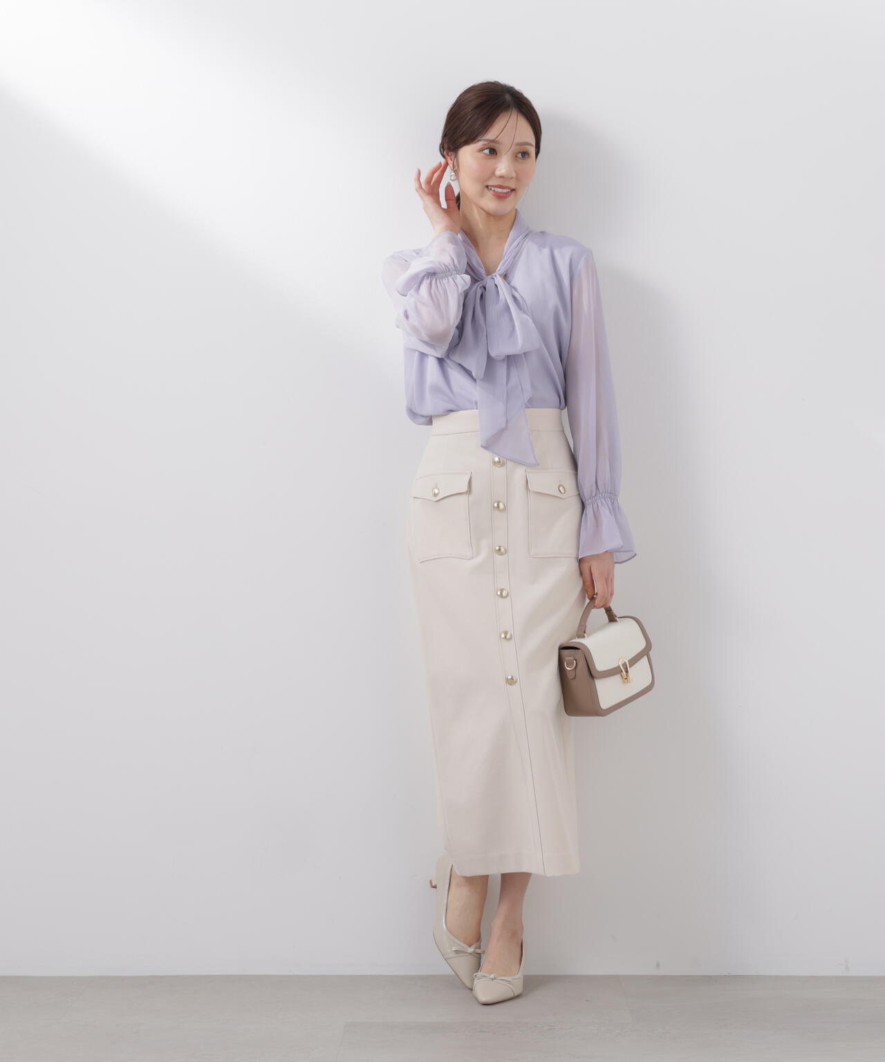 ビッグリボンブラウス