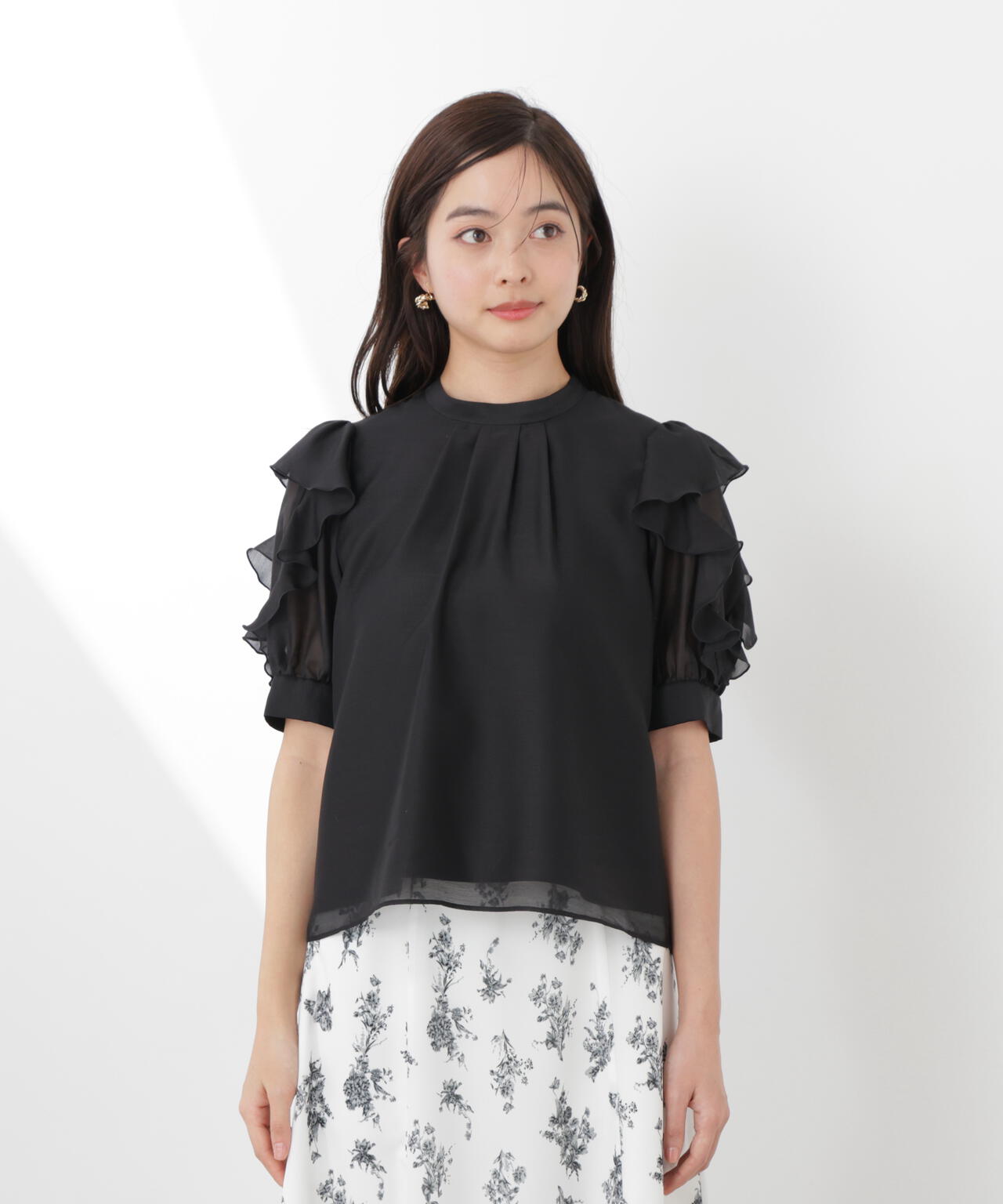 【6/5~6/7 オンライン限定2buy10%OFF対象】<ウォッシャブル>フリルスリーブタックブラウス