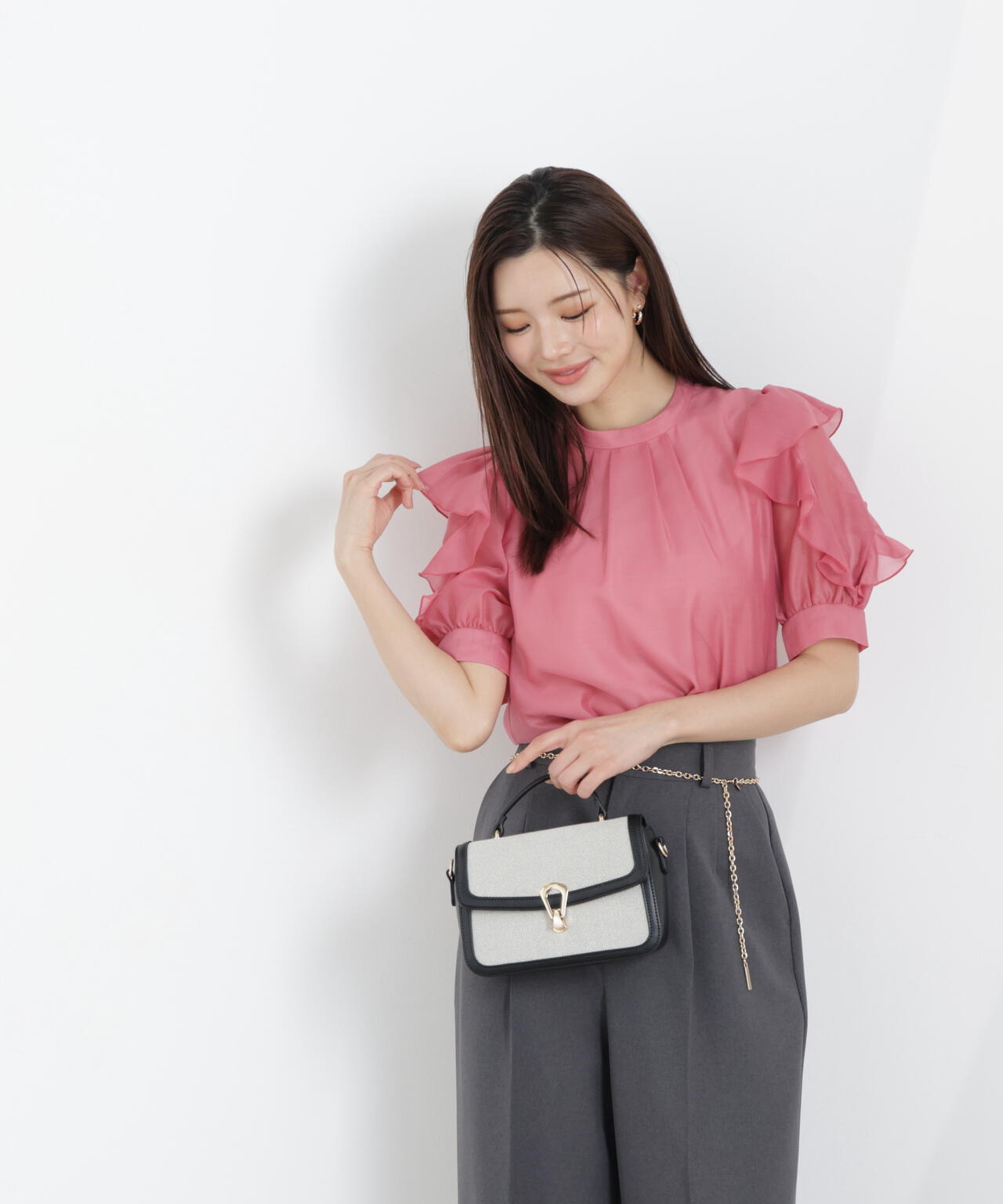 【6/5~6/7 オンライン限定2buy10%OFF対象】<ウォッシャブル>フリルスリーブタックブラウス