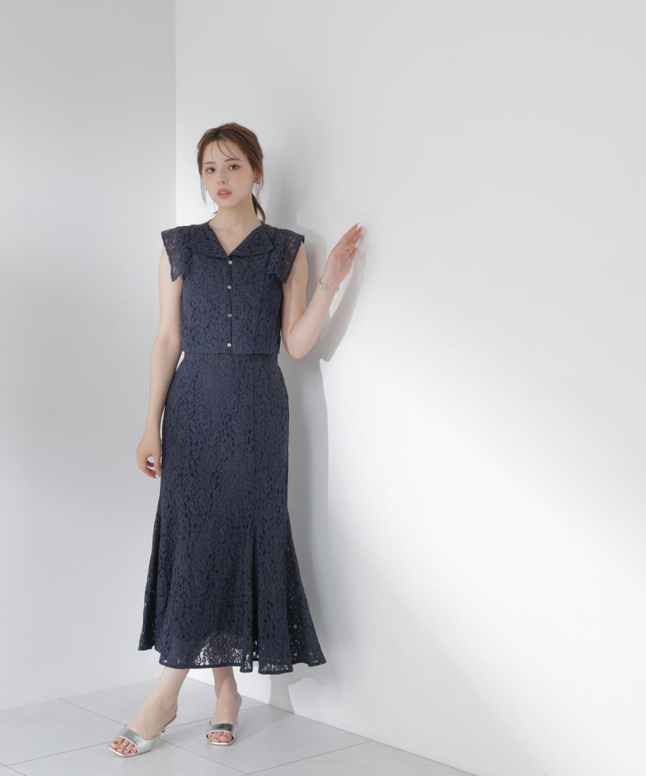 166cm B:78 W:56 H:83 S:24.5cm 着用サイズ:FR