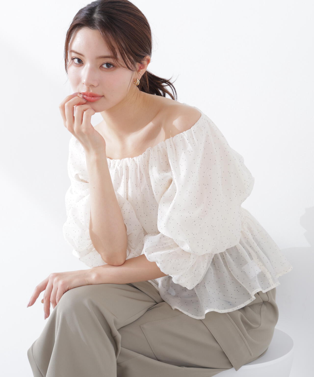 <加藤栞さん着用>2wayオフショルフィッシュテールブラウス