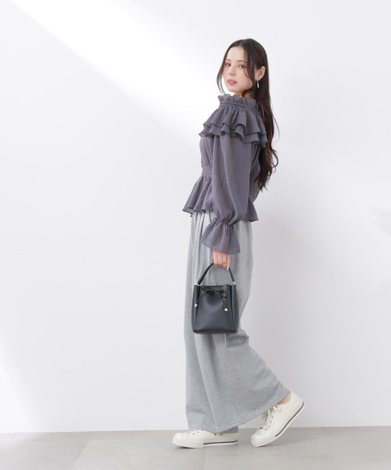 <ウォッシャブル>《EDIT COLOGNE》オフショルシアーシャーリングブラウス