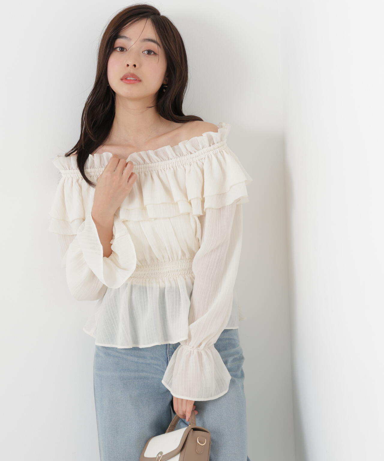 <ウォッシャブル>《EDIT COLOGNE》オフショルシアーシャーリングブラウス【WEB・一部店舗限定】