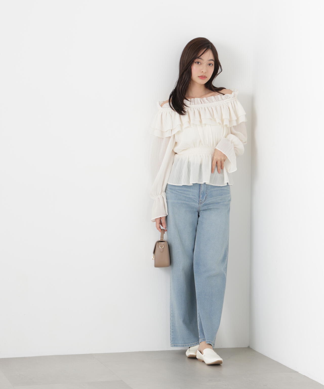 <ウォッシャブル>《EDIT COLOGNE》オフショルシアーシャーリングブラウス【WEB・一部店舗限定】