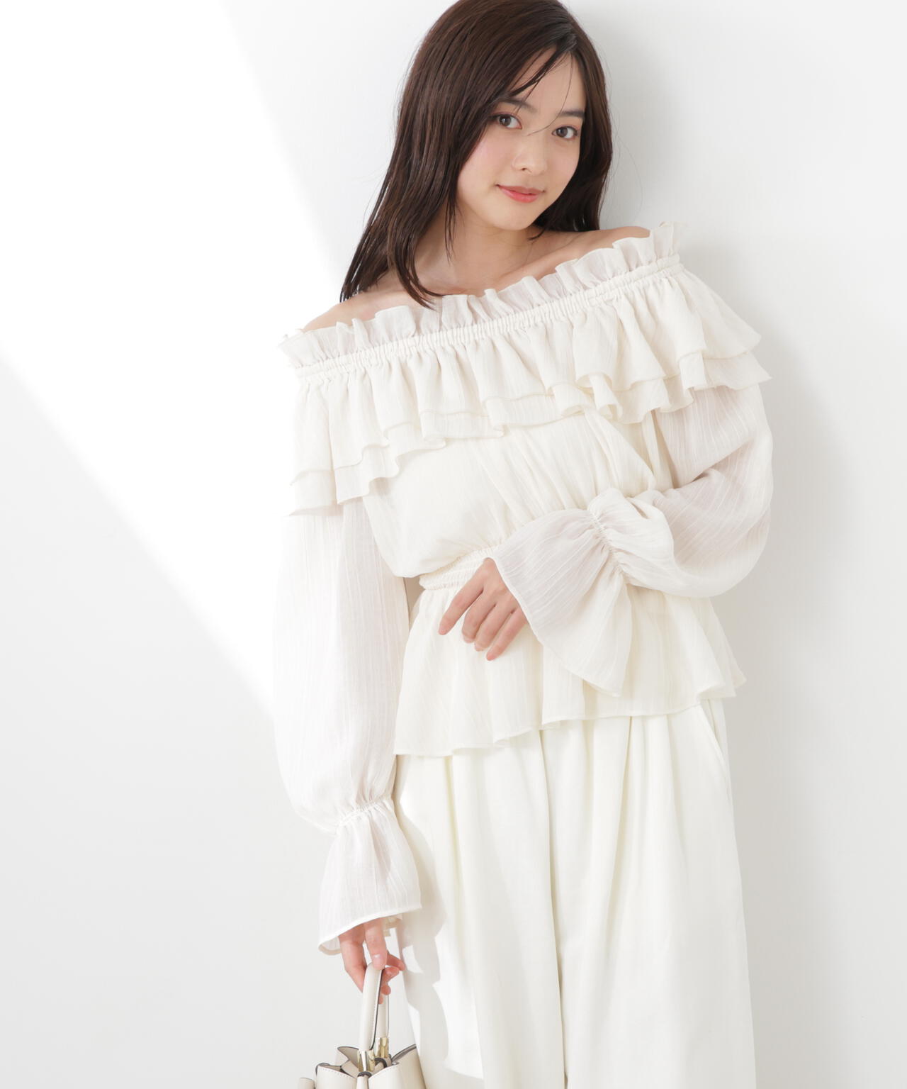 <ウォッシャブル>《EDIT COLOGNE》オフショルシアーシャーリングブラウス【WEB・一部店舗限定】