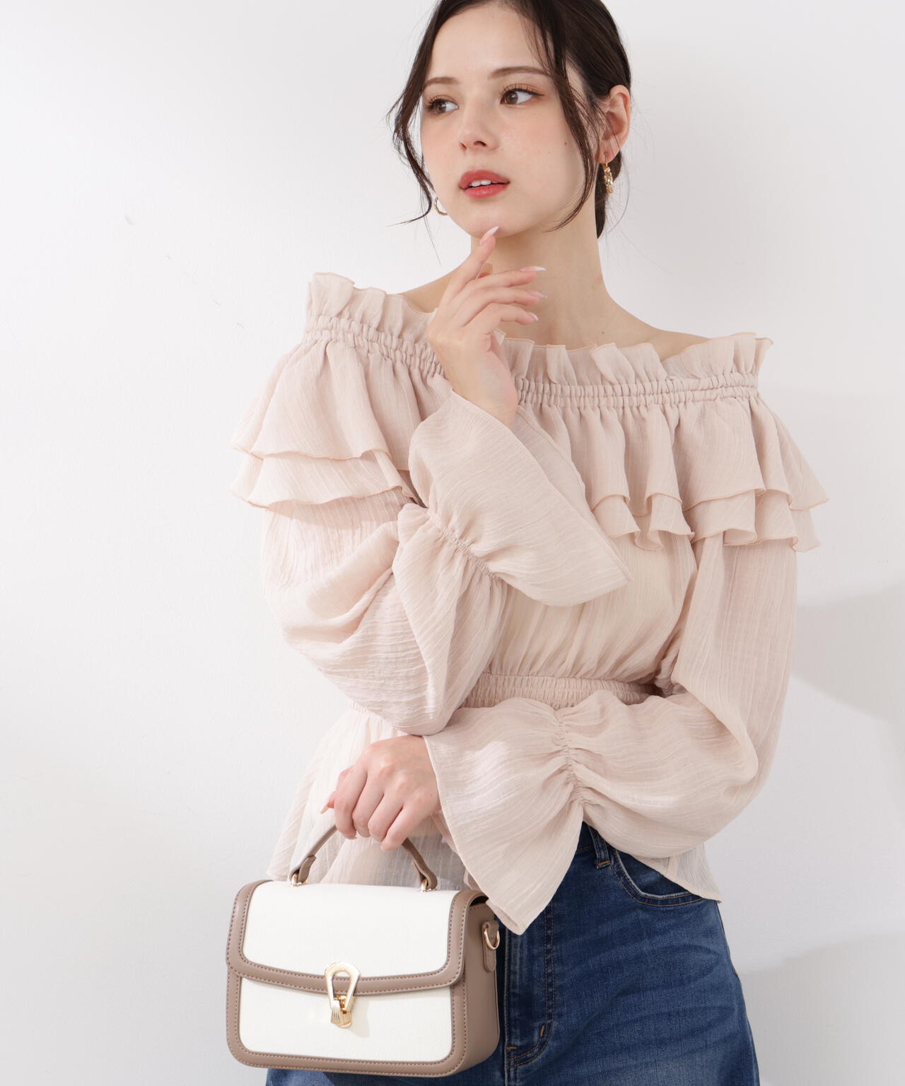 <ウォッシャブル>《EDIT COLOGNE》オフショルシアーシャーリングブラウス