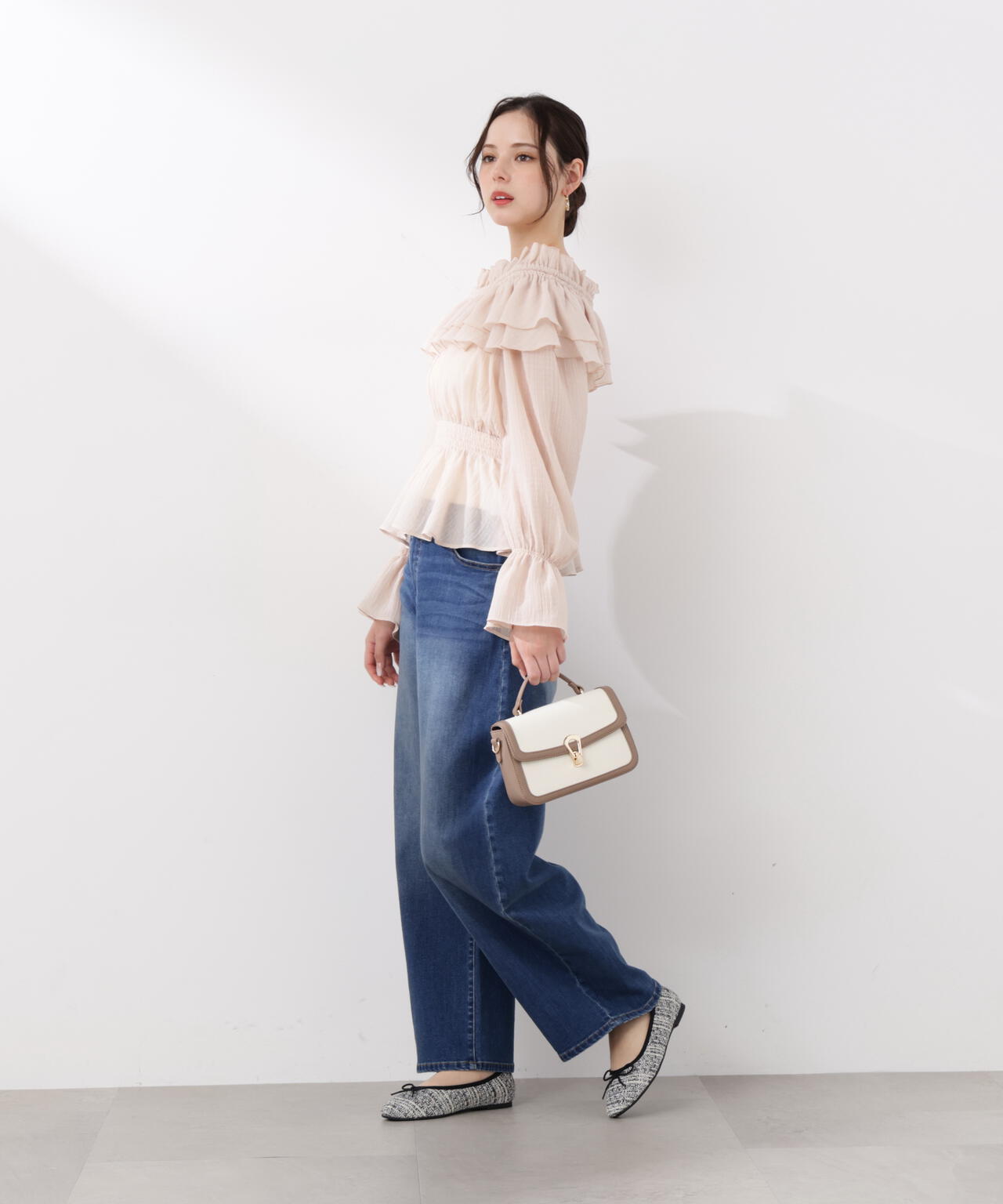 <ウォッシャブル>《EDIT COLOGNE》オフショルシアーシャーリングブラウス【WEB・一部店舗限定】