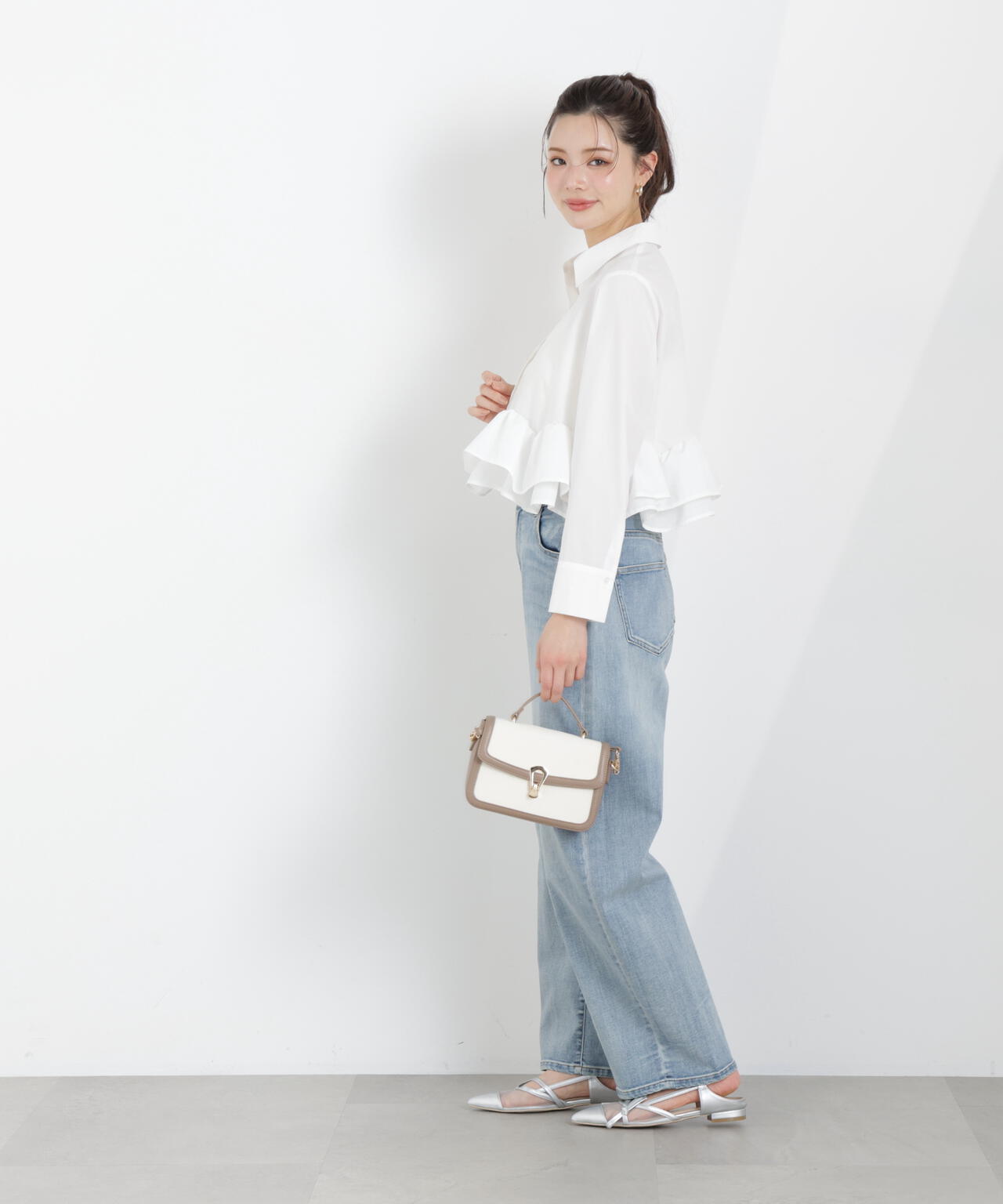 〈a/mie〉ホイップフリルシャツ