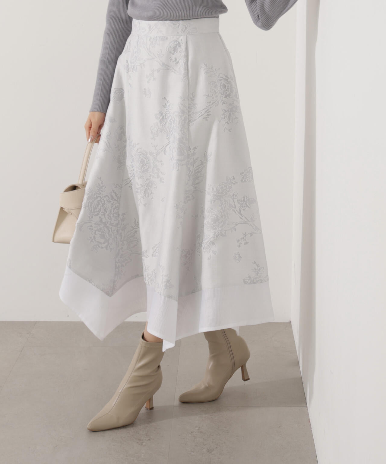 ハンカチーフヘムスカート