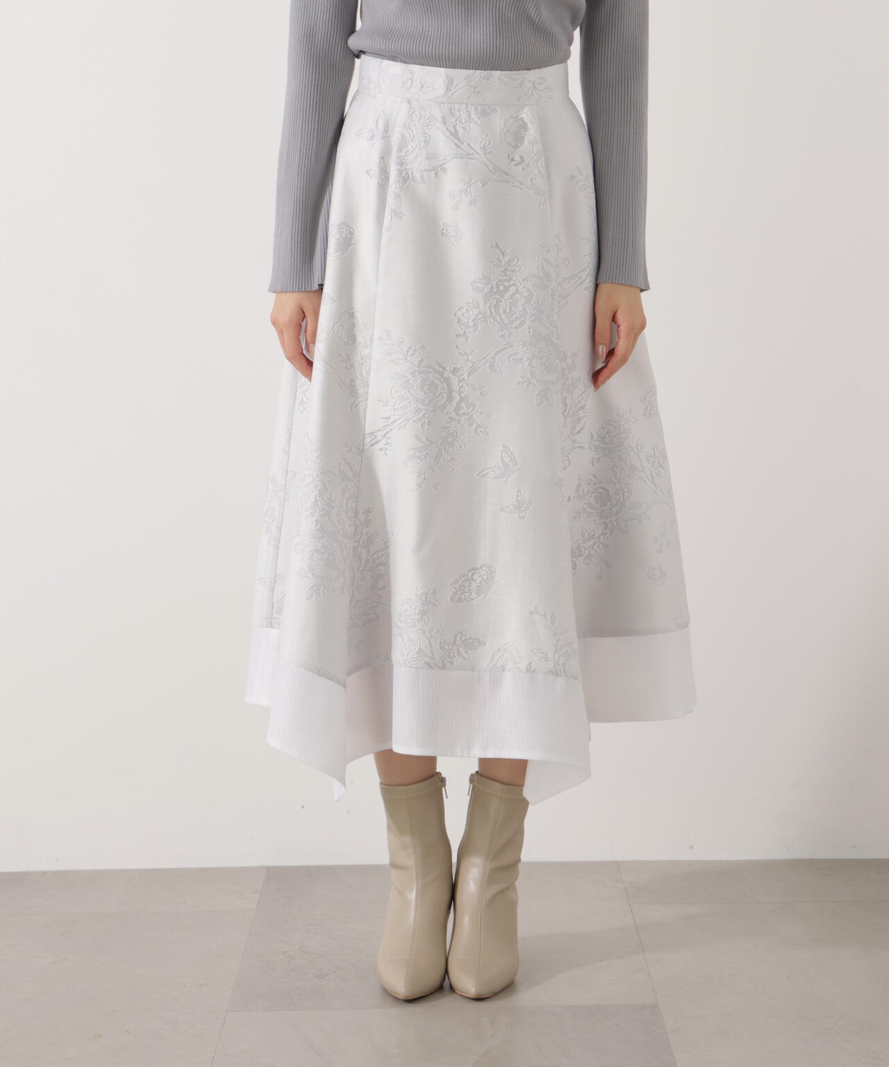 ハンカチーフヘムスカート