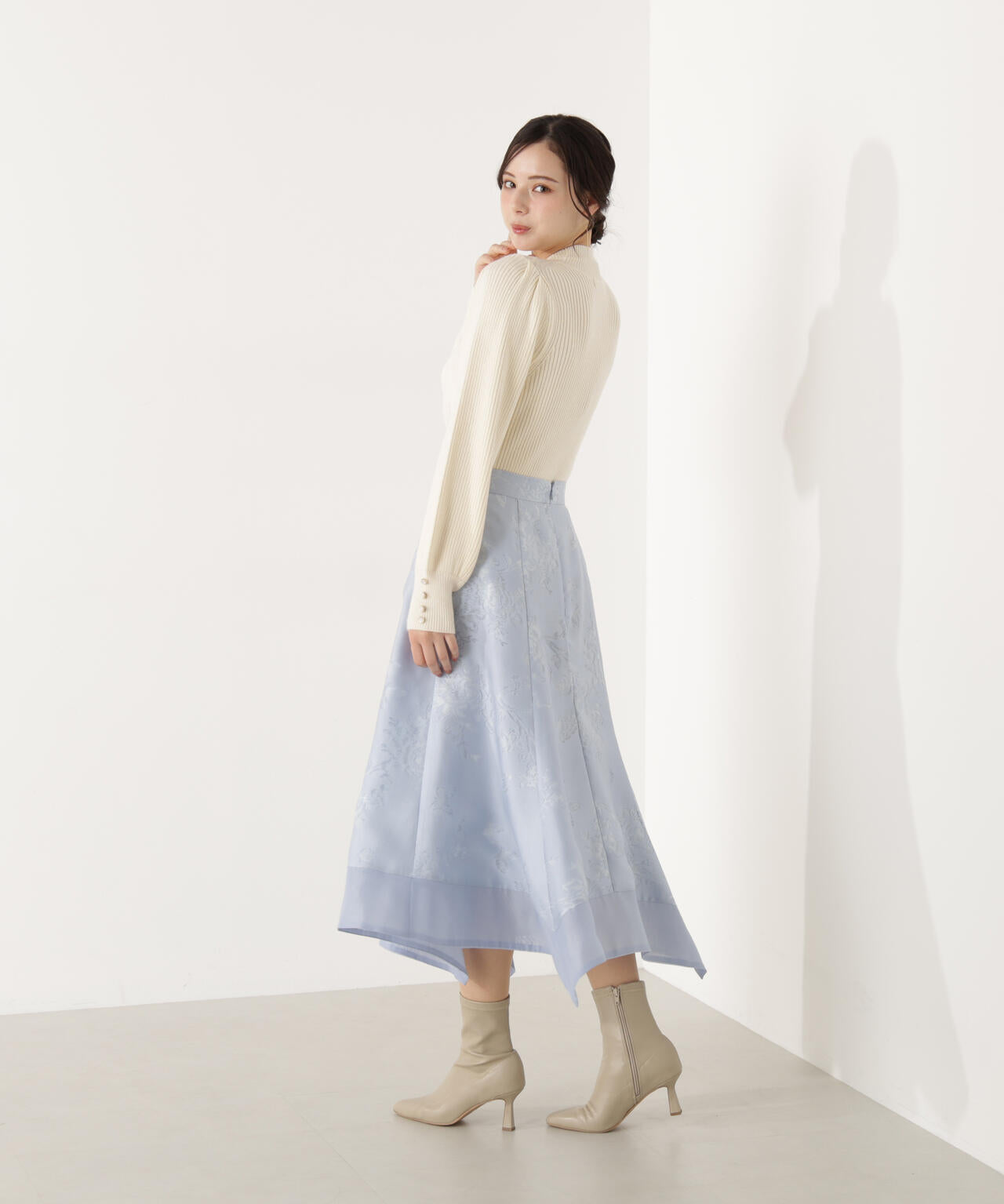 ハンカチーフヘムスカート