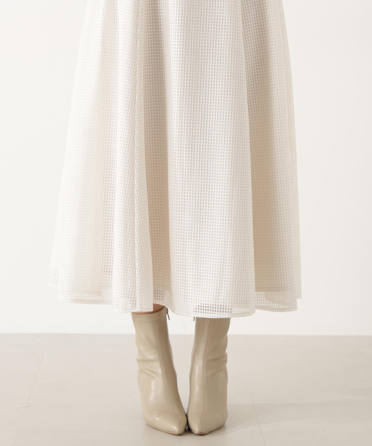ビット付きシアーメッシュスカート