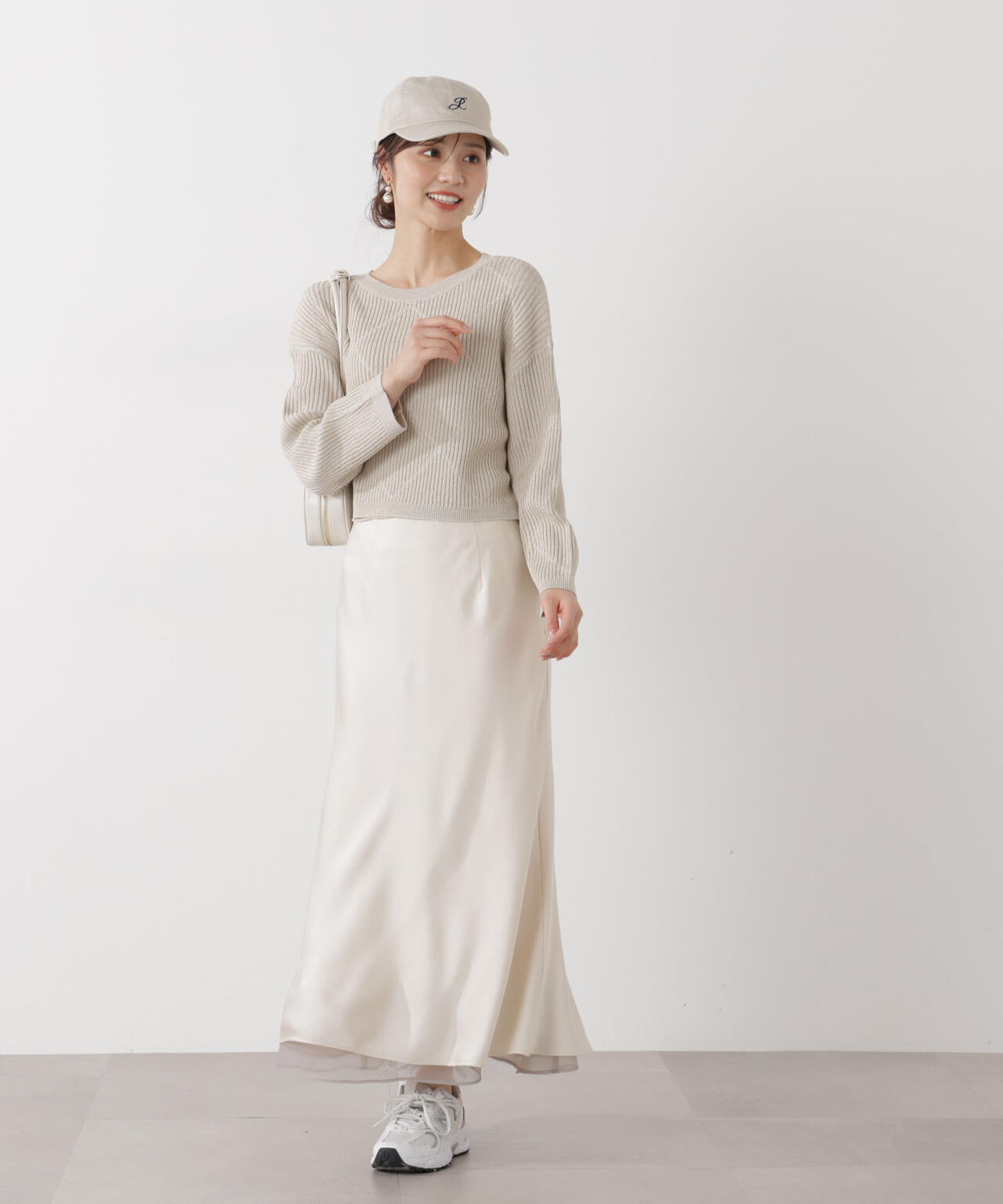 ナローサテンスカート