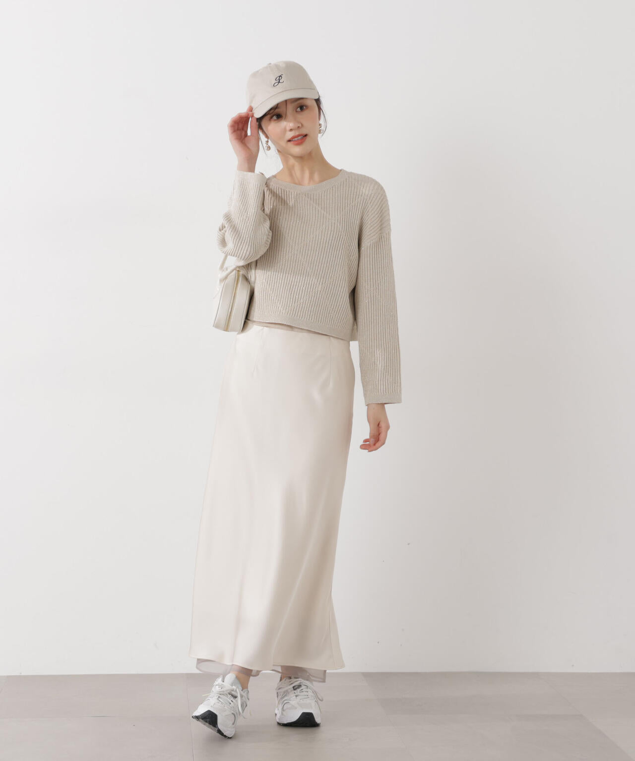 ナローサテンスカート