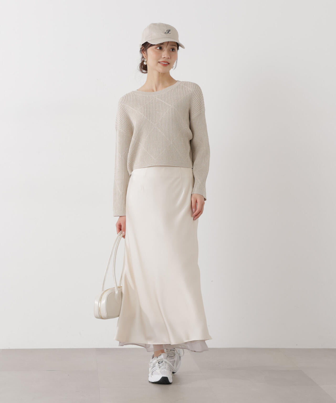 ナローサテンスカート