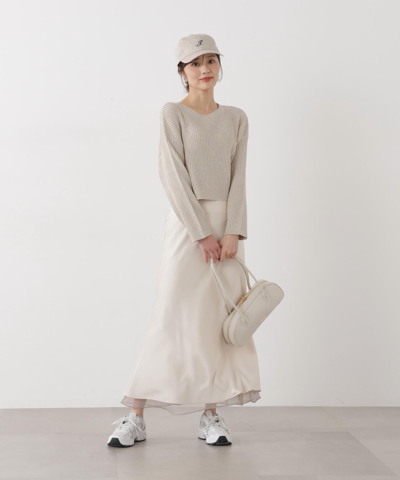 ナローサテンスカート