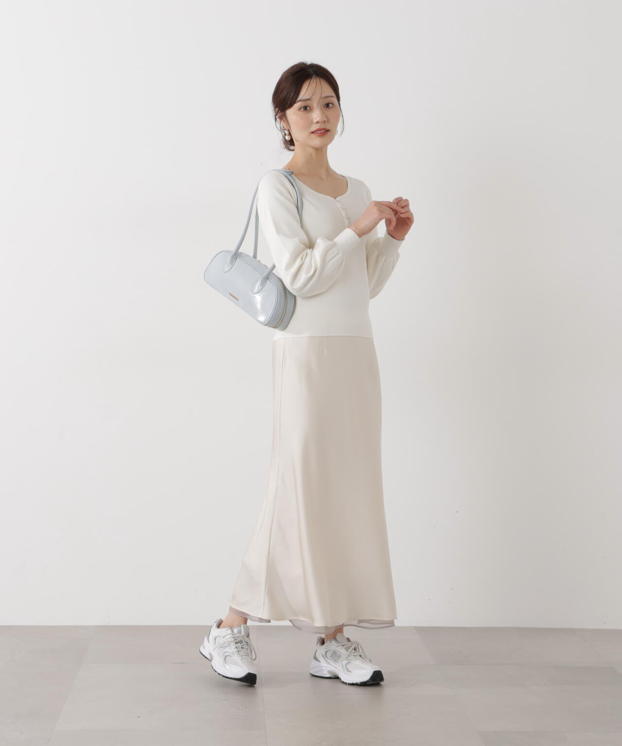 ナローサテンスカート