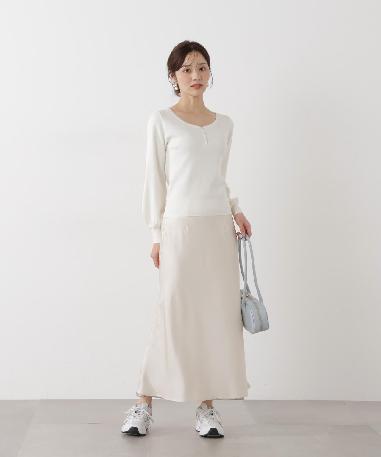 ナローサテンスカート